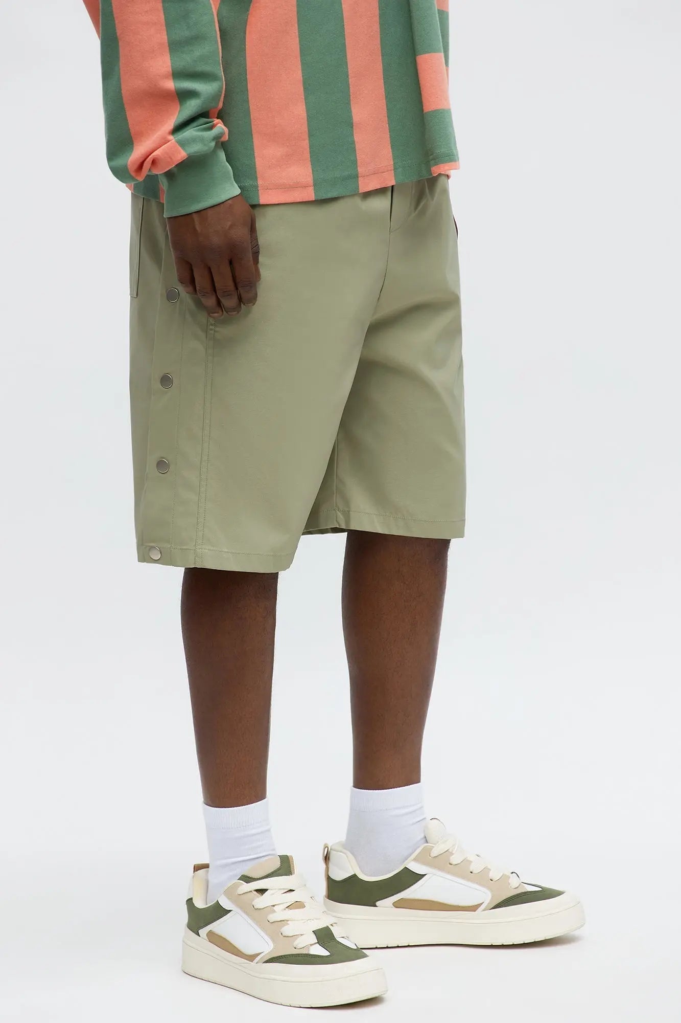 Baggy Lose Control Snap Button Short - Sage