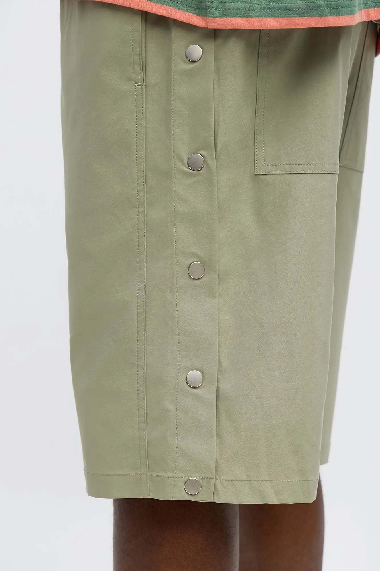 Baggy Lose Control Snap Button Short - Sage