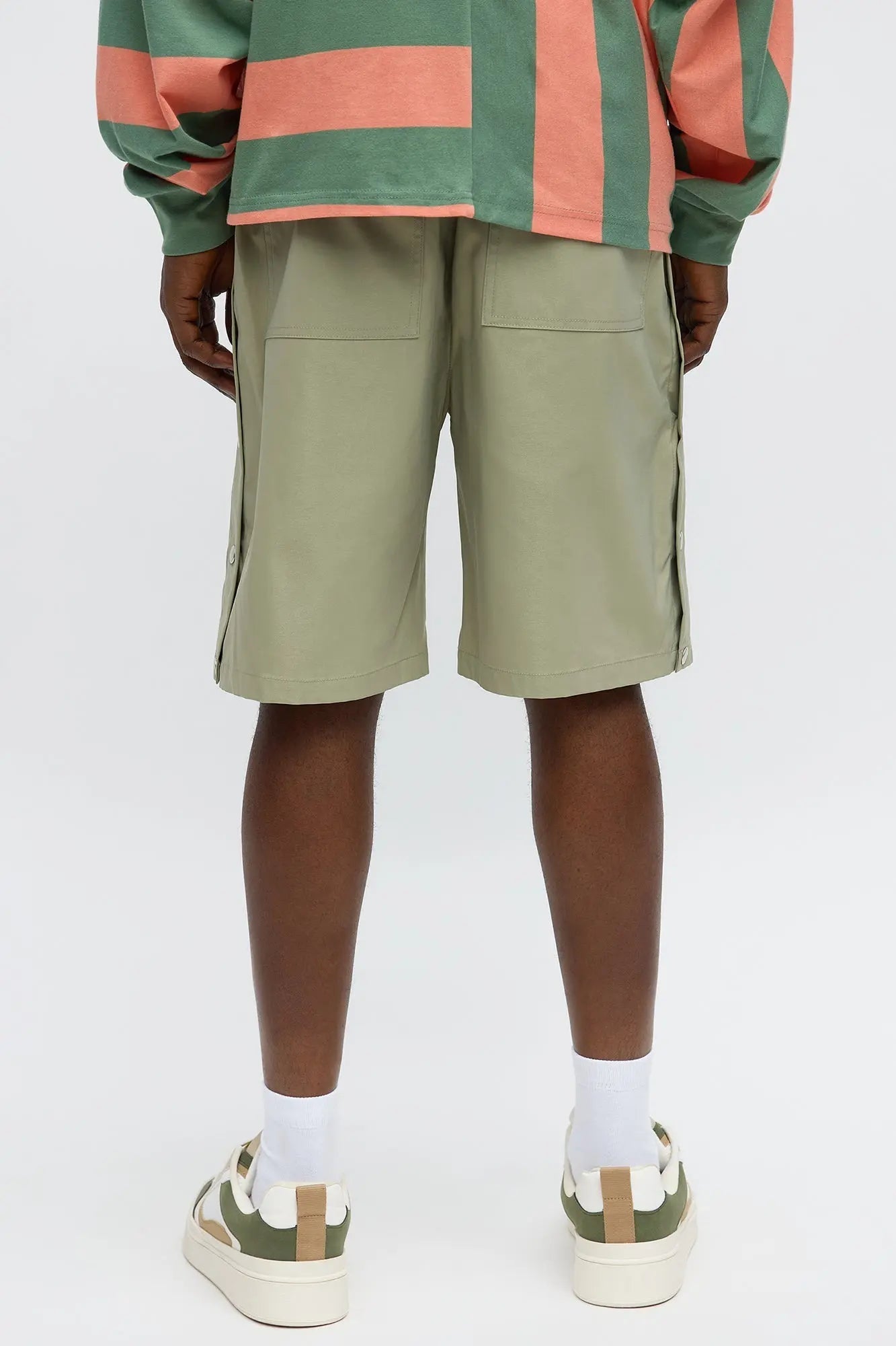 Baggy Lose Control Snap Button Short - Sage