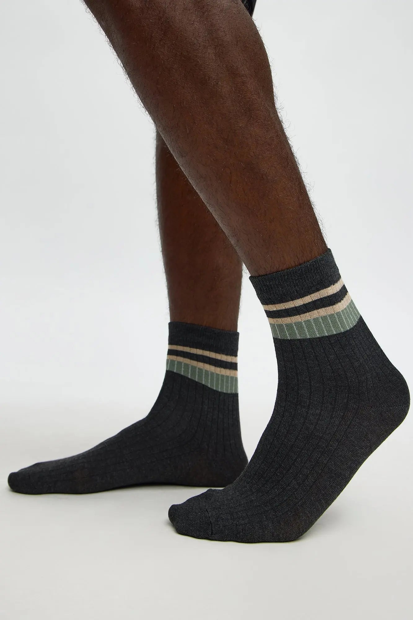 Contrast Stripes Ribbed Crew Sock  - Grey