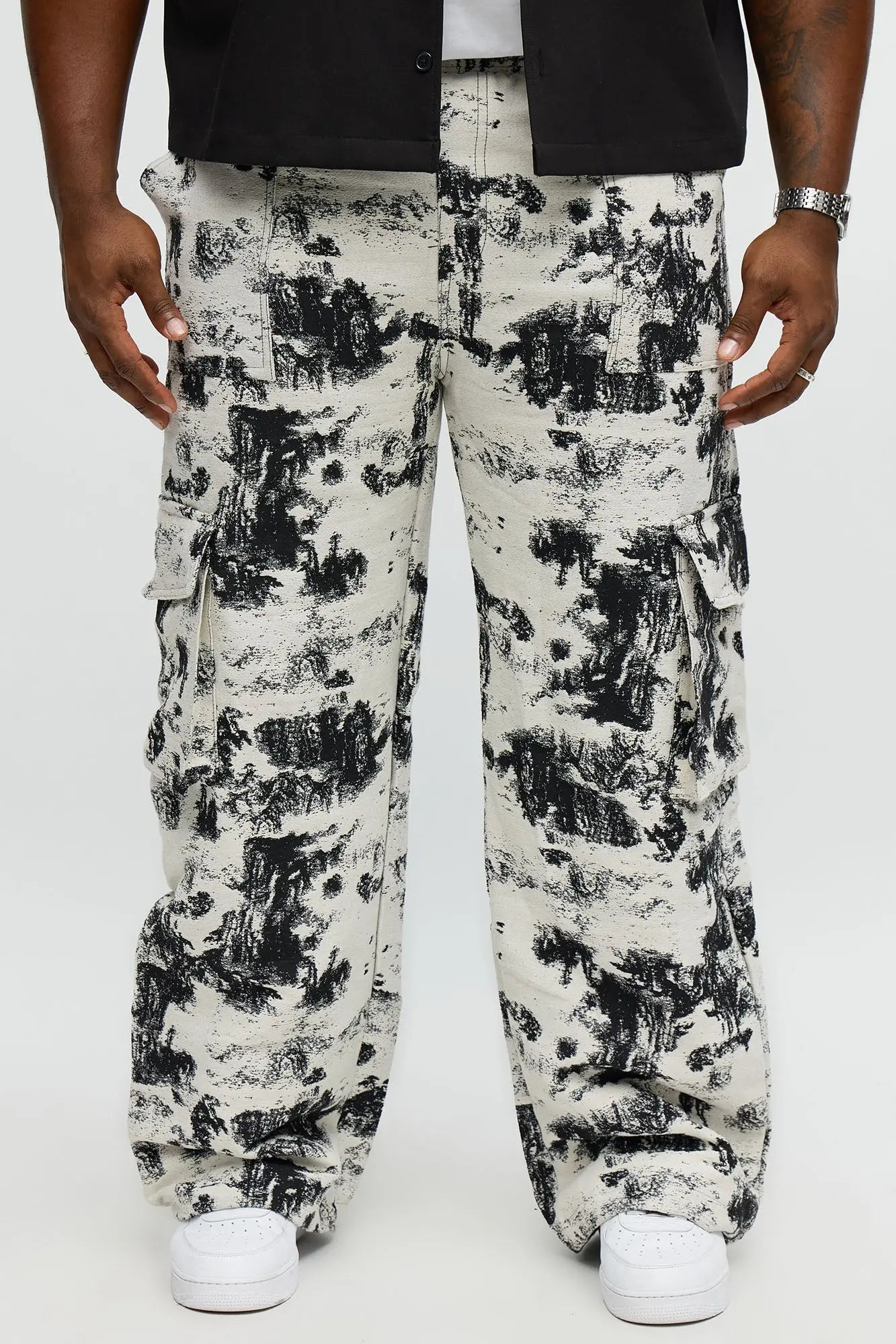 Baggy Tropic Threads Tapestry Pants - Black/White