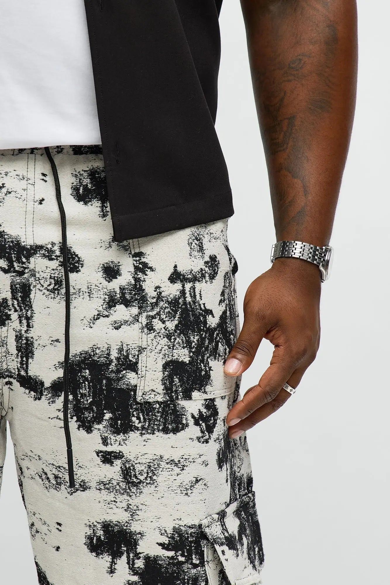 Baggy Tropic Threads Tapestry Pants - Black/White