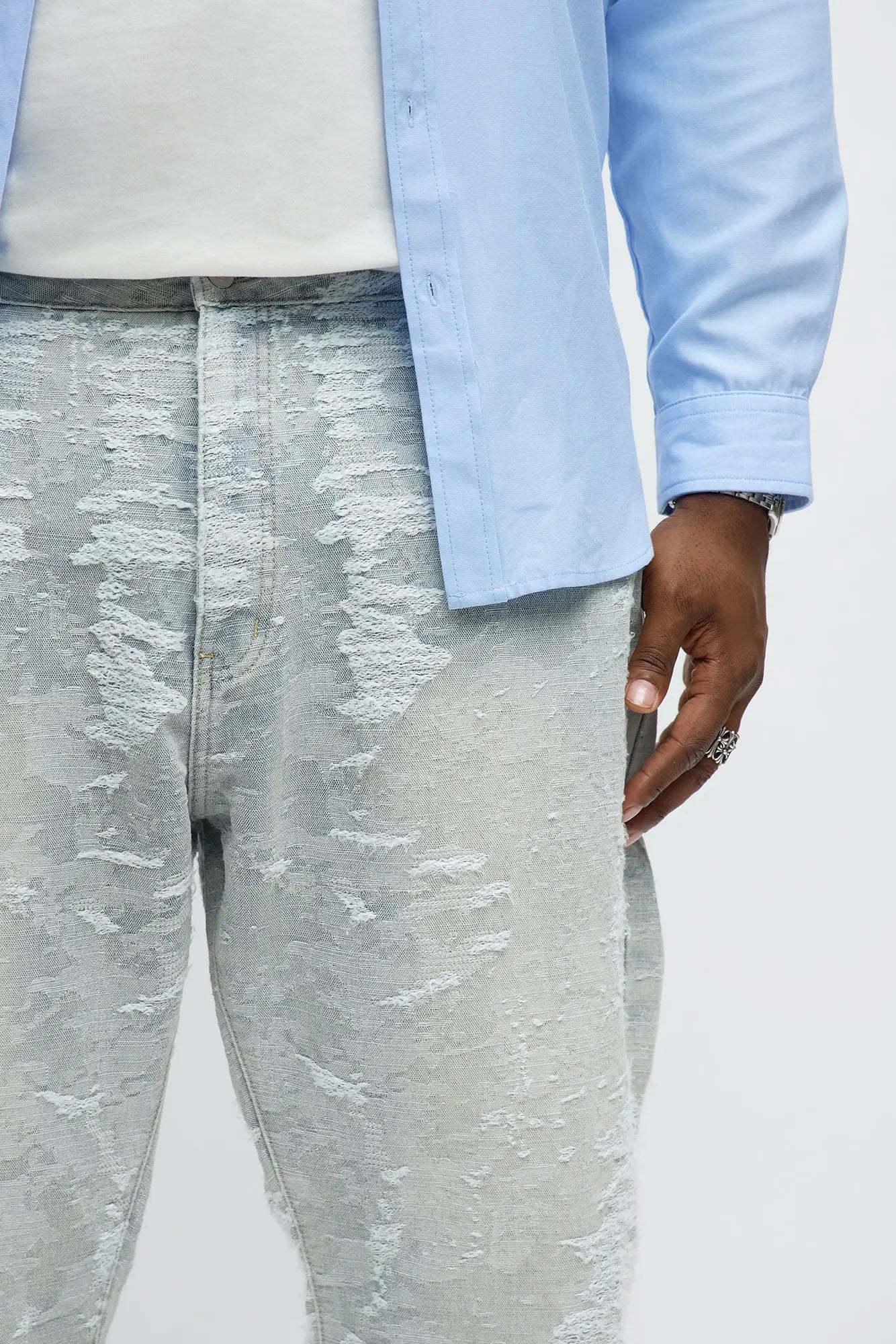 Straight Fading In And Out Jeans - Light Wash