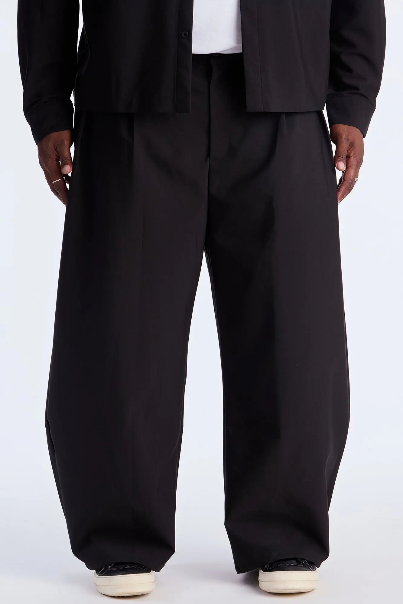 Barrel Bold Flow Trousers - Black