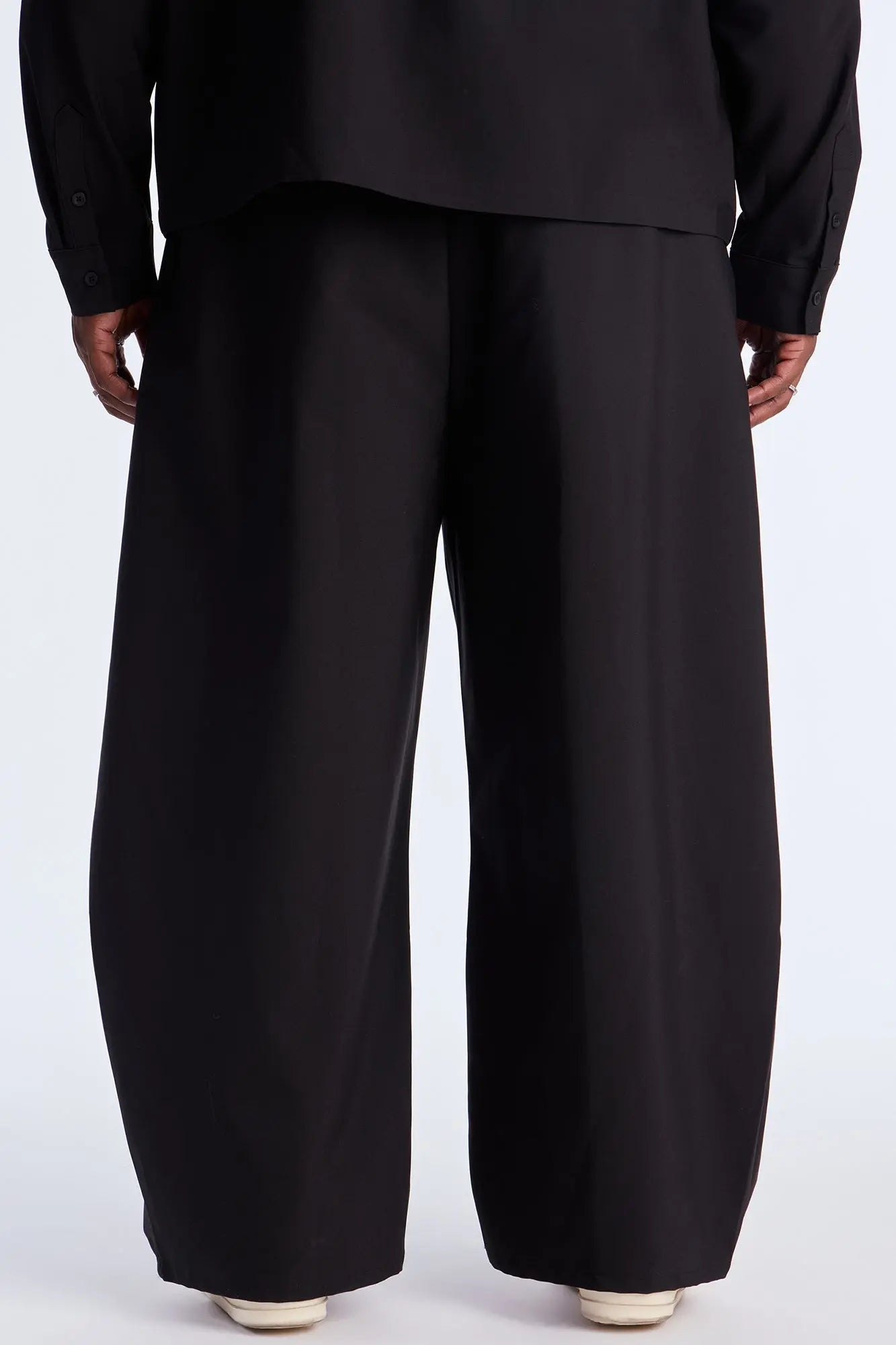 Barrel Bold Flow Trousers - Black