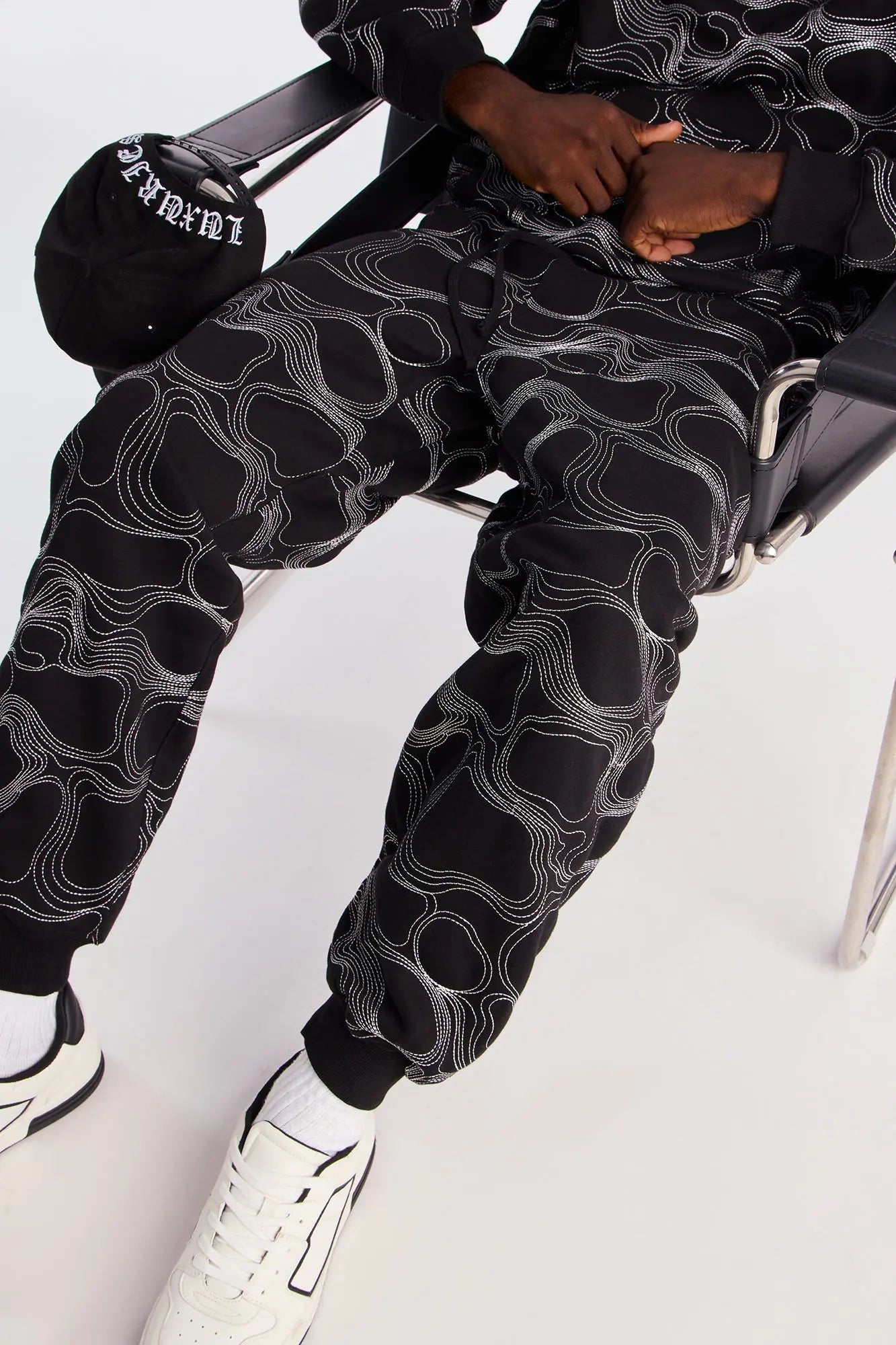 Elevation Stitch Baggy Jogger - Black