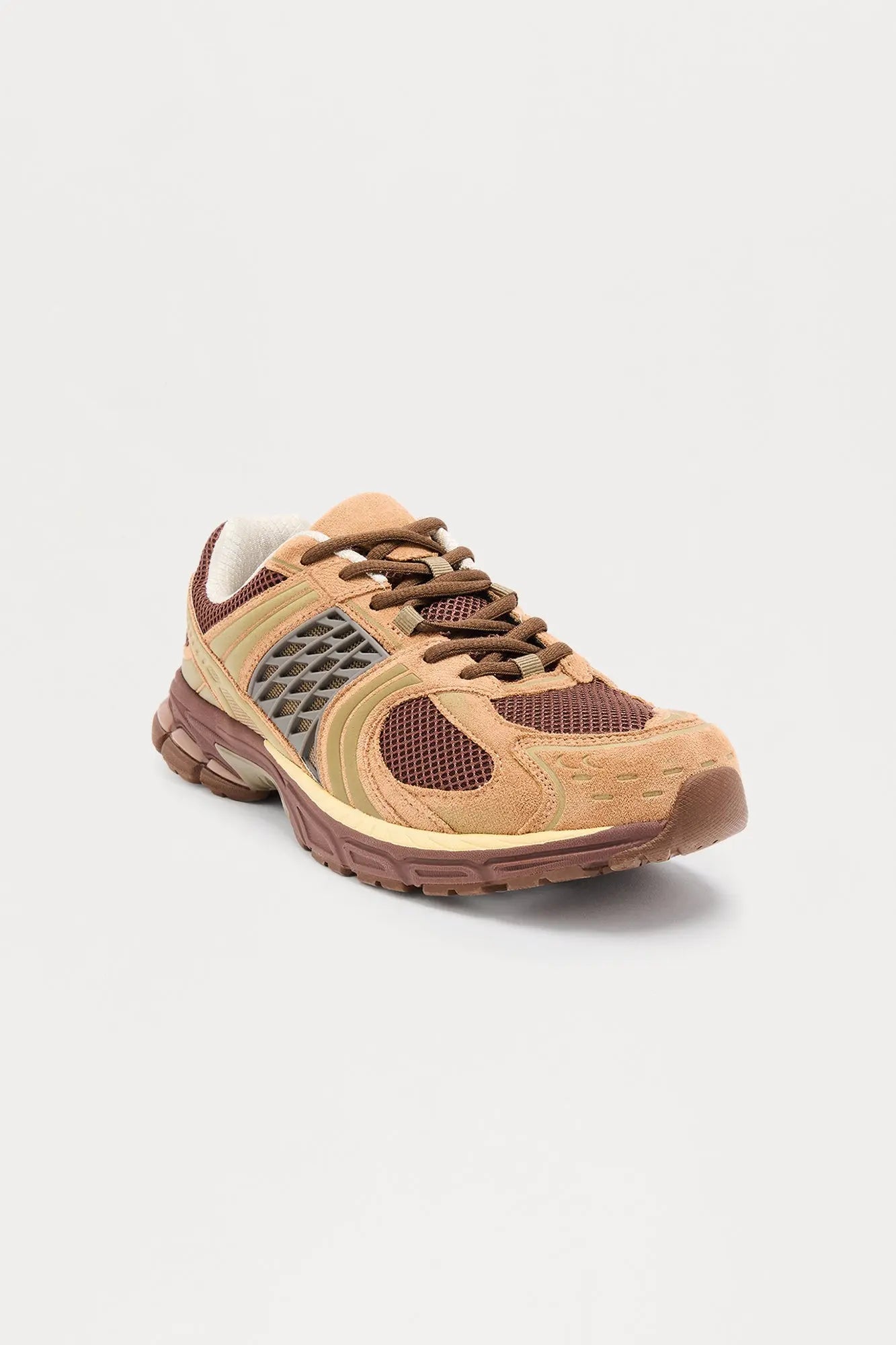 On Track Low Top Sneaker - Brown/combo
