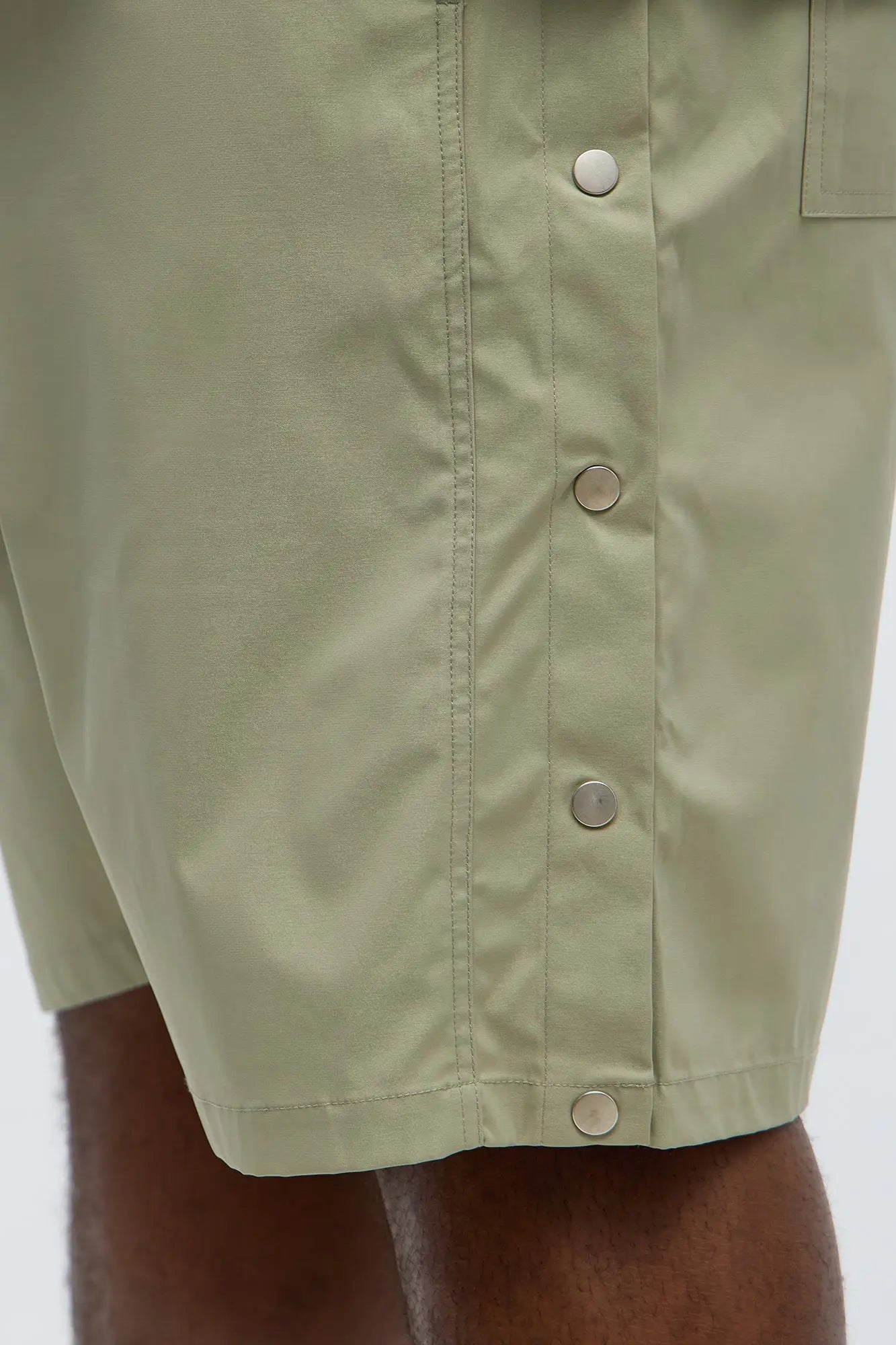 Baggy Lose Control Snap Button Short - Sage