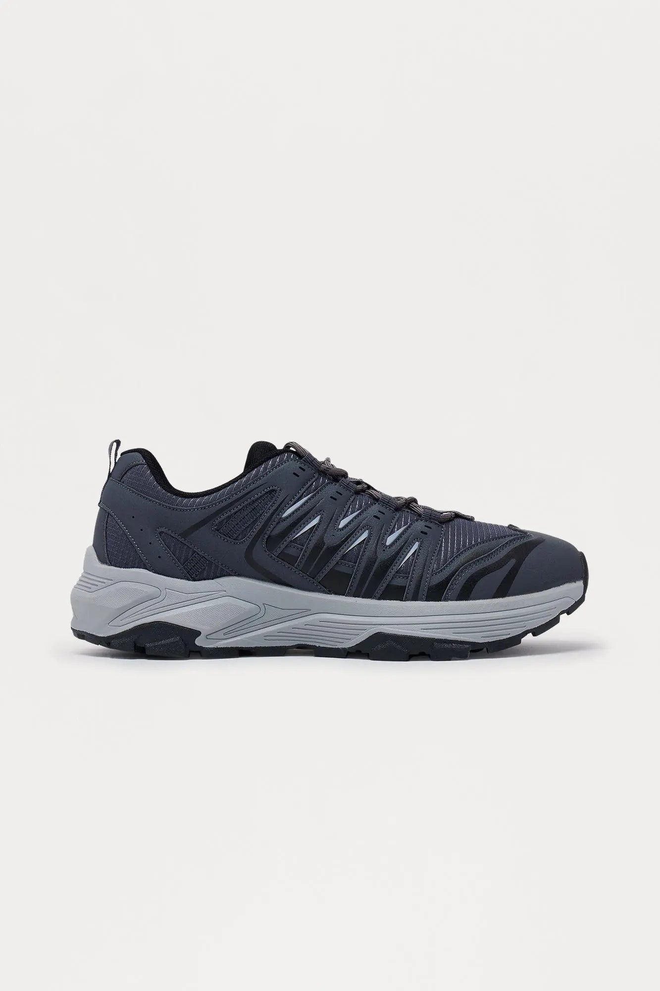 On The Run Low Top Sneaker - Charcoal