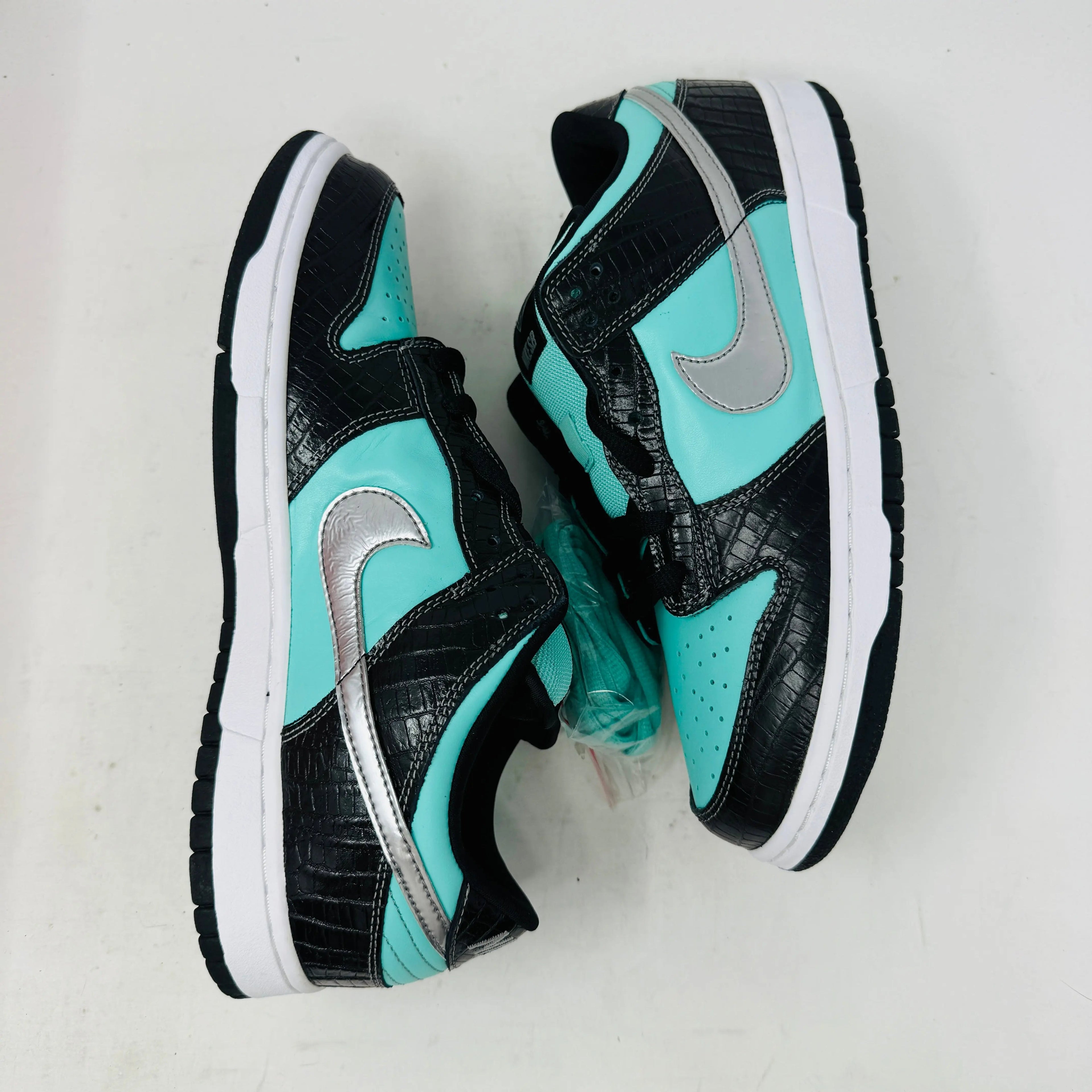 Nike SB Dunk Low Diamond Supply Co.