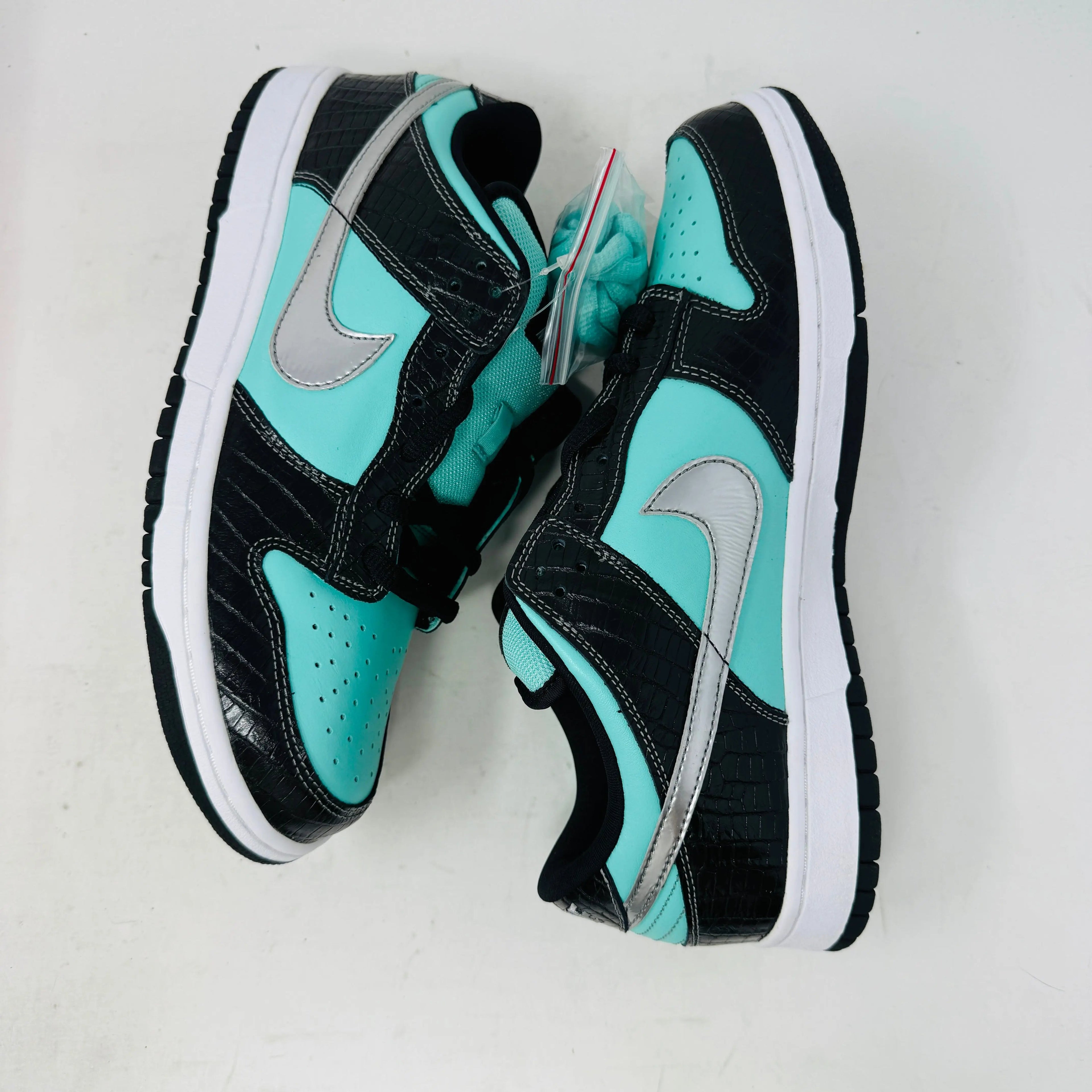 Nike SB Dunk Low Diamond Supply Co.