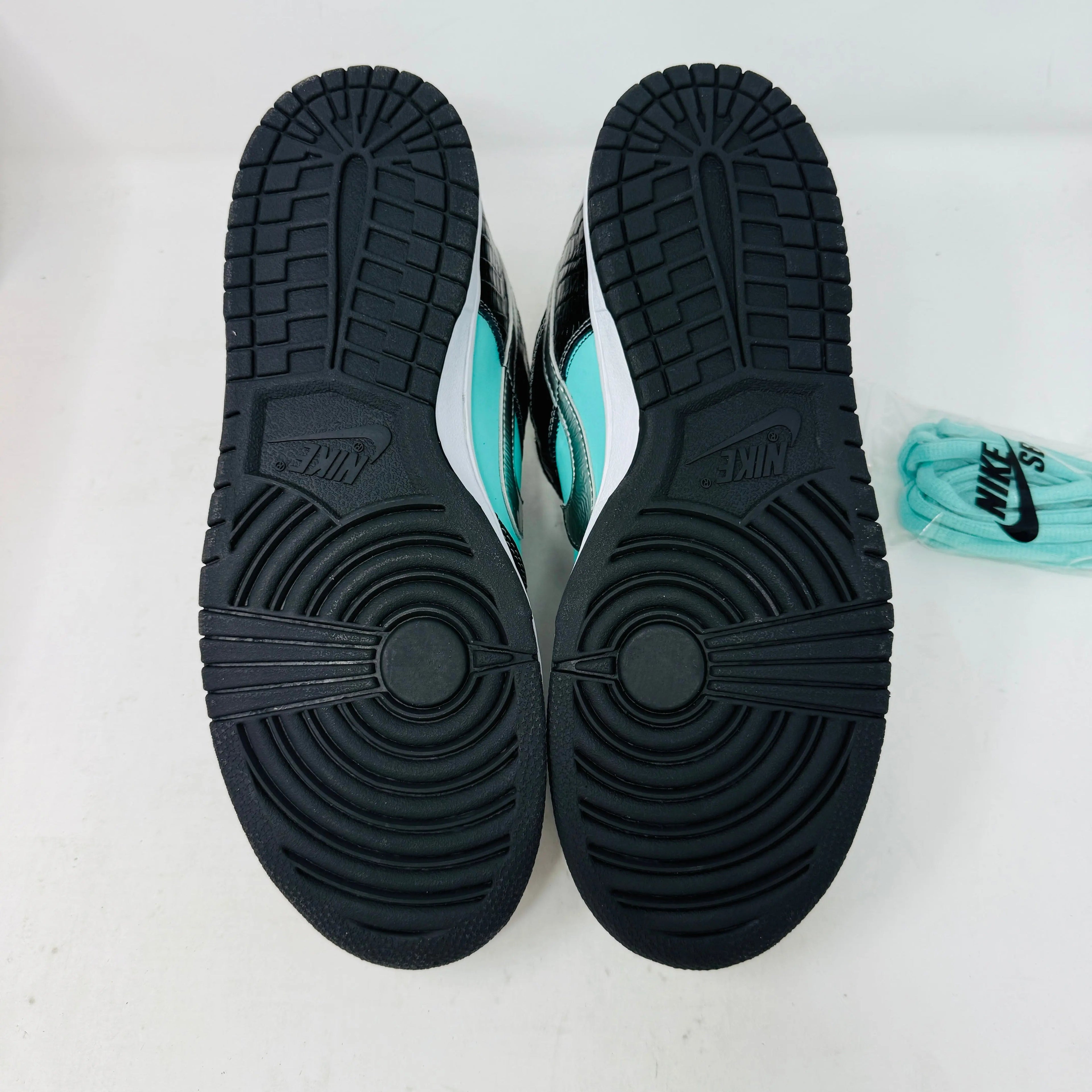 Nike SB Dunk Low Diamond Supply Co.