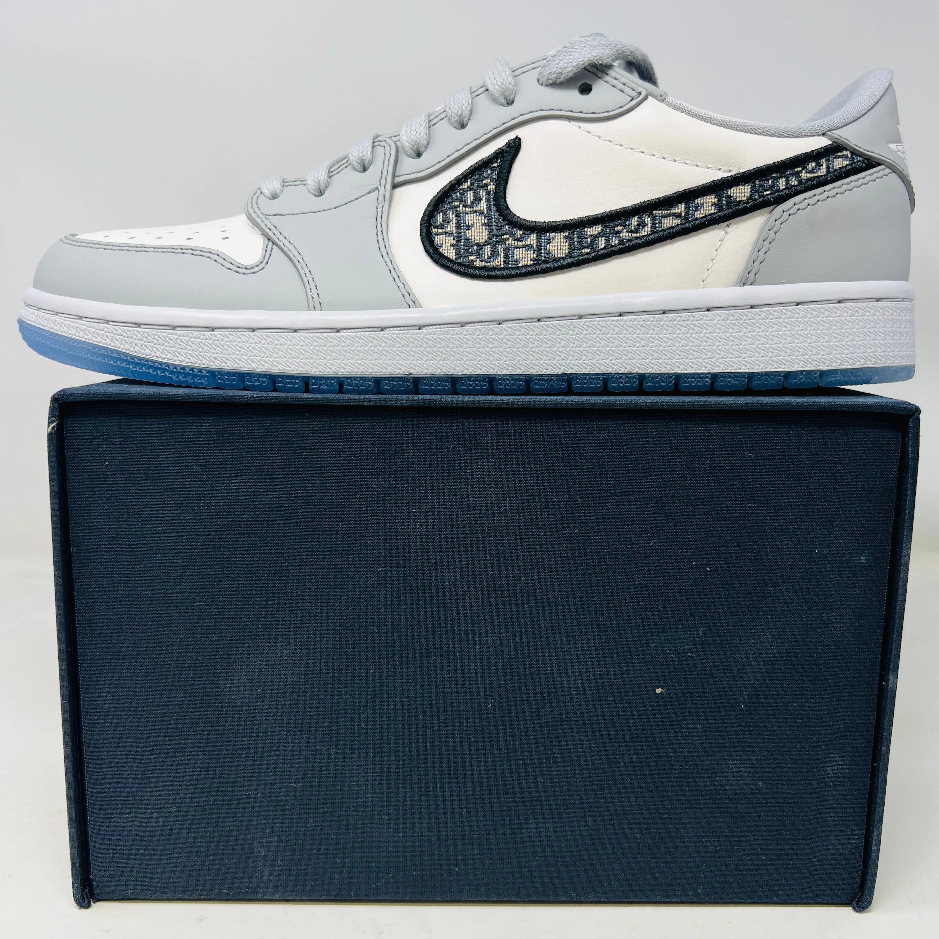 Jordan 1 Retro Low Dior