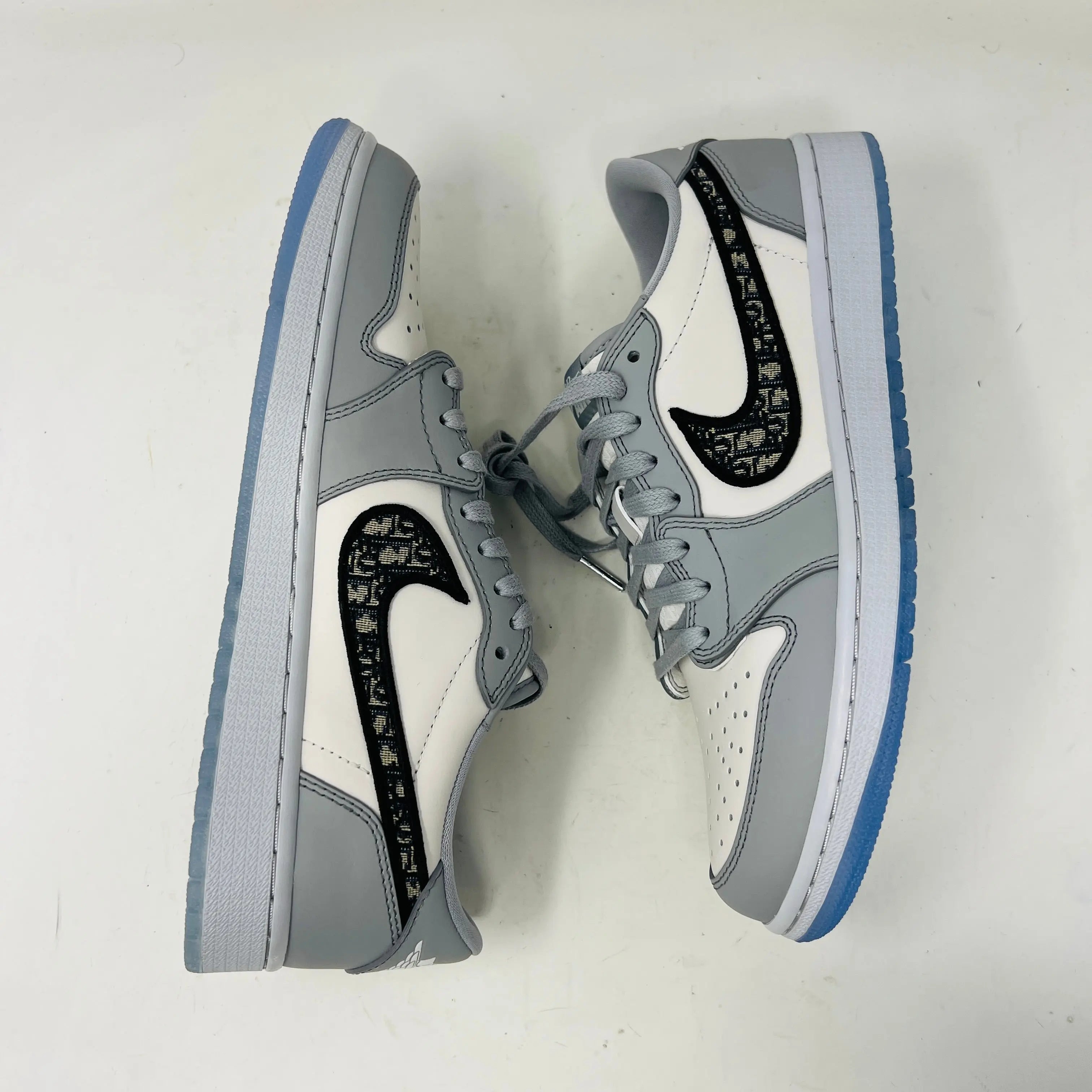 Jordan 1 Retro Low Dior