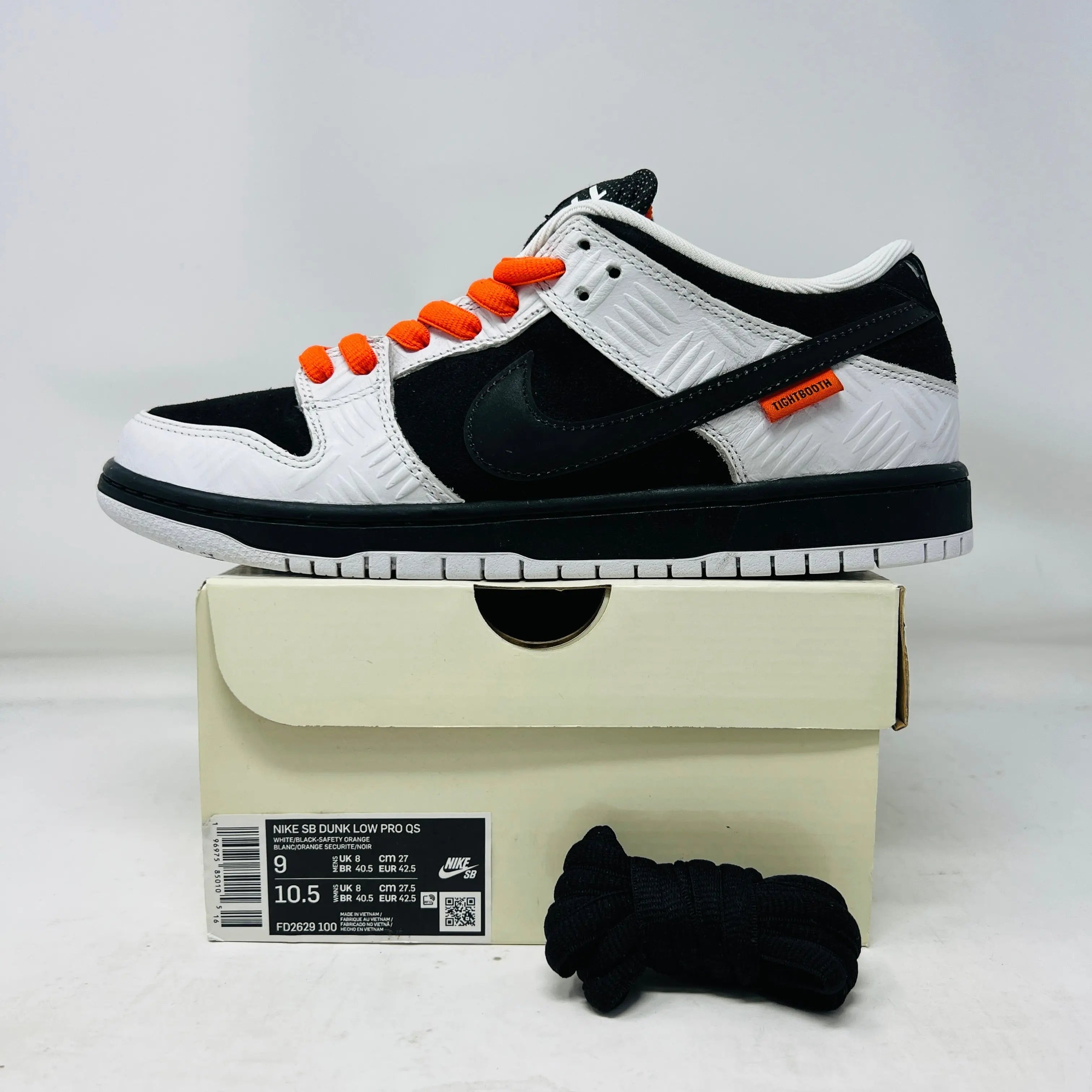 Nike SB Dunk Low TIGHTBOOTH