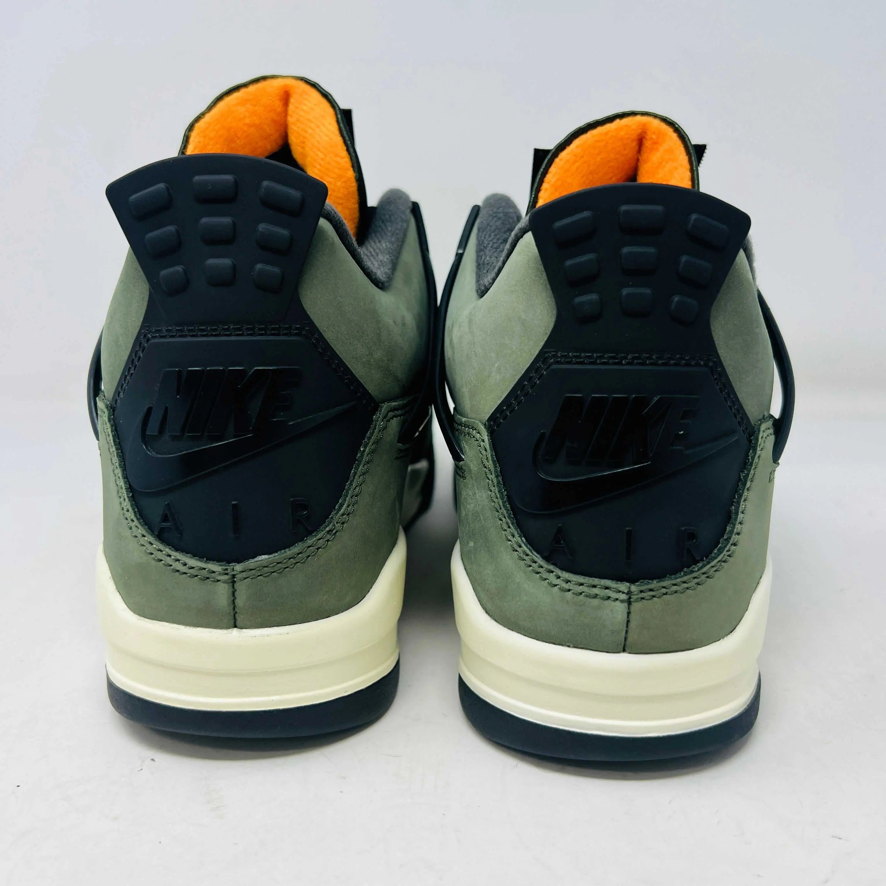 Jordan 4 Retro OG SP Undefeated (2025)