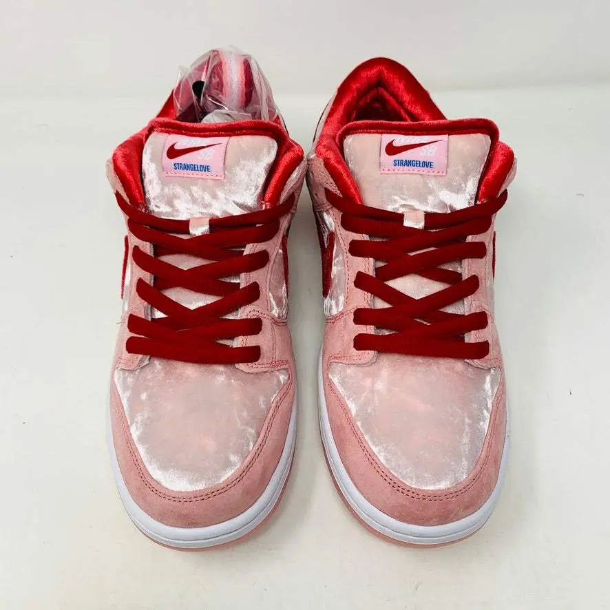 Nike SB Dunk Low StrangeLove Skateboards (Regular Box)