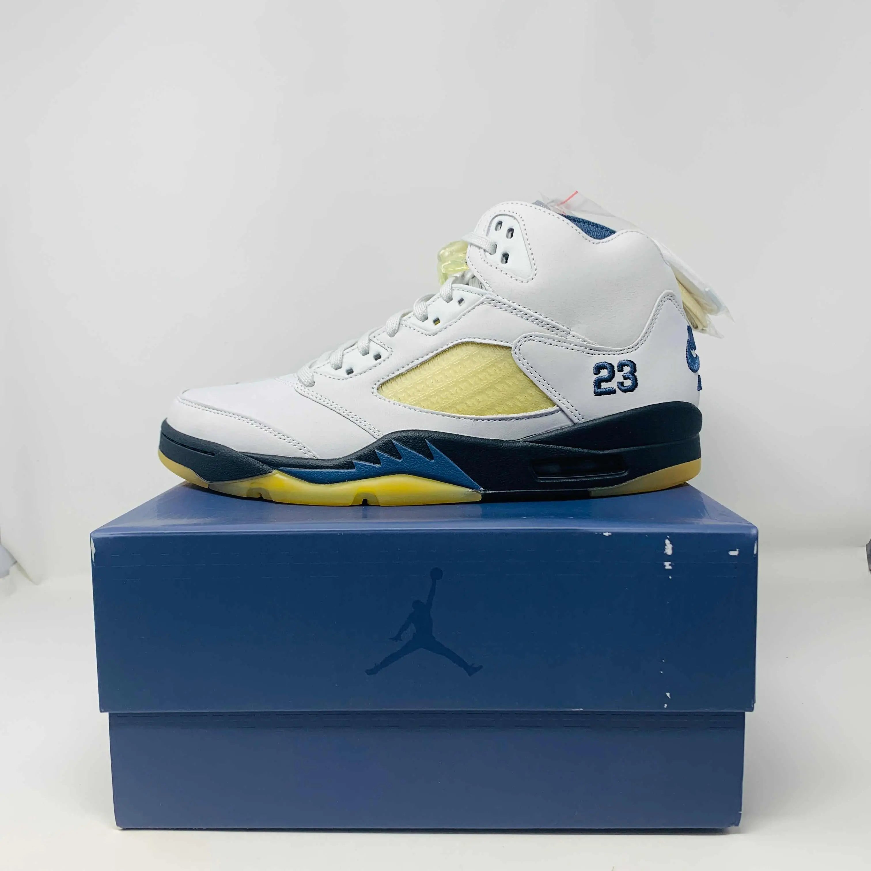 Jordan 5 Retro A Ma Maniére Dawn (Women's)