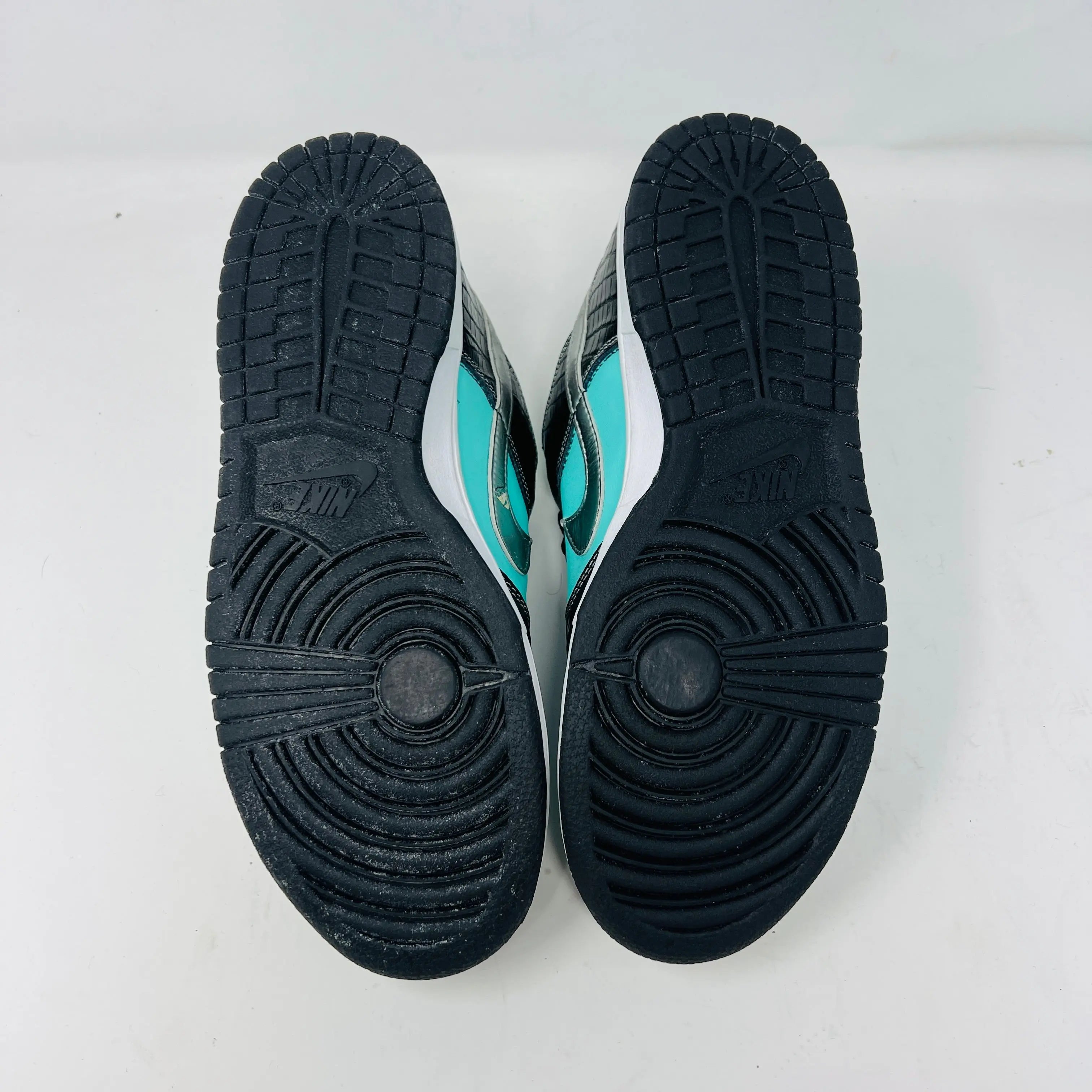 Nike SB Dunk Low Diamond Supply Co.