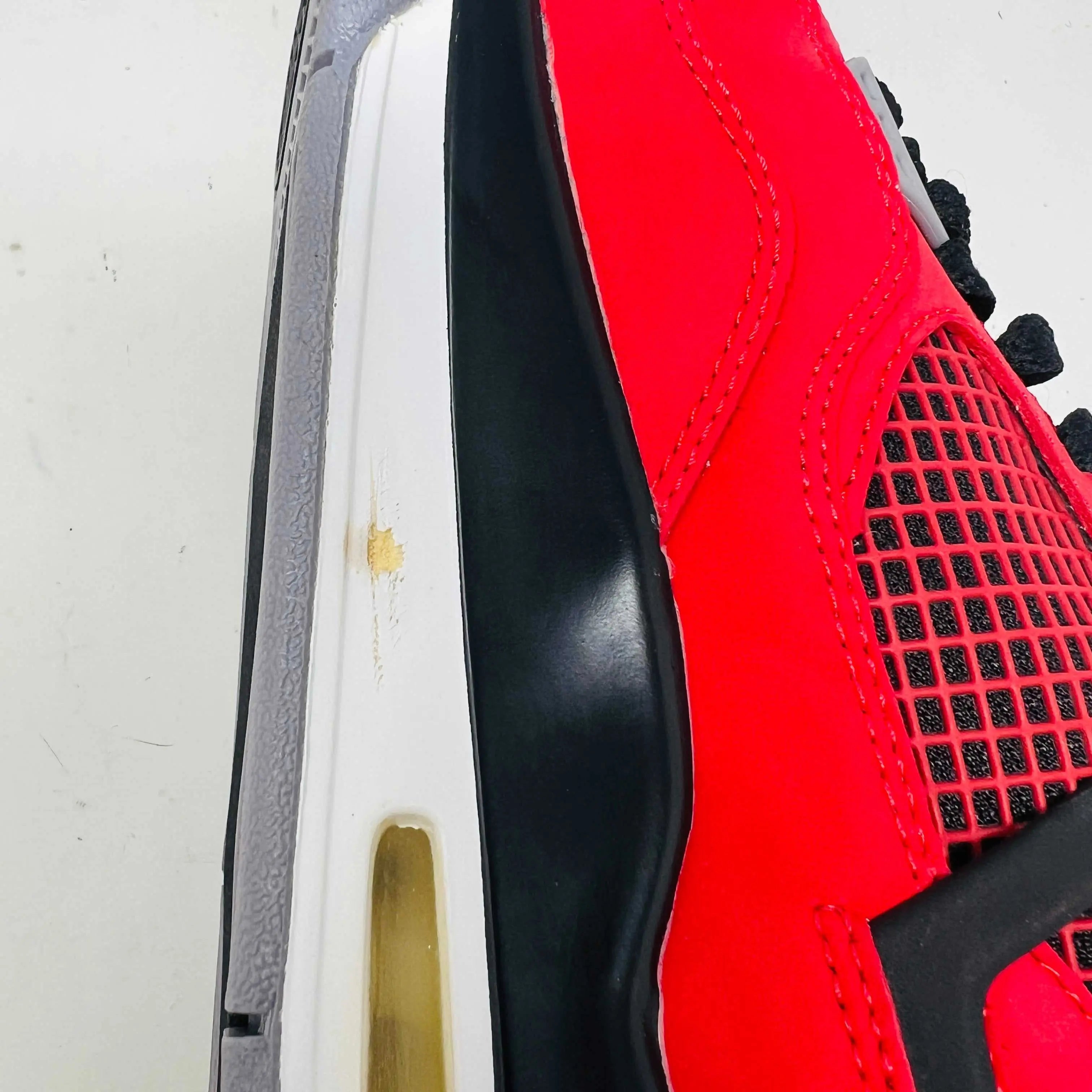 Jordan 4 Retro Toro Bravo