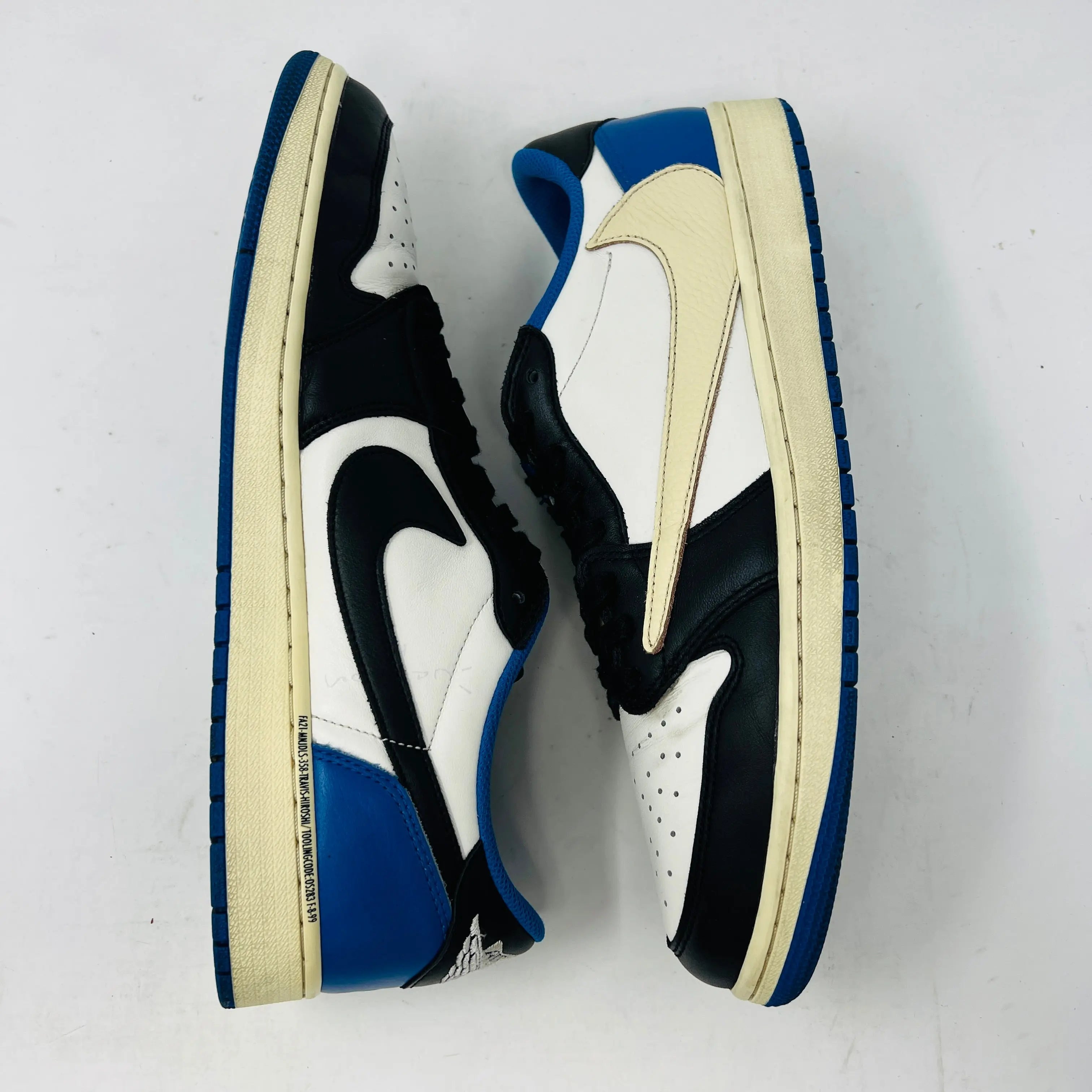 Jordan 1 Retro Low OG SP Fragment x Travis Scott