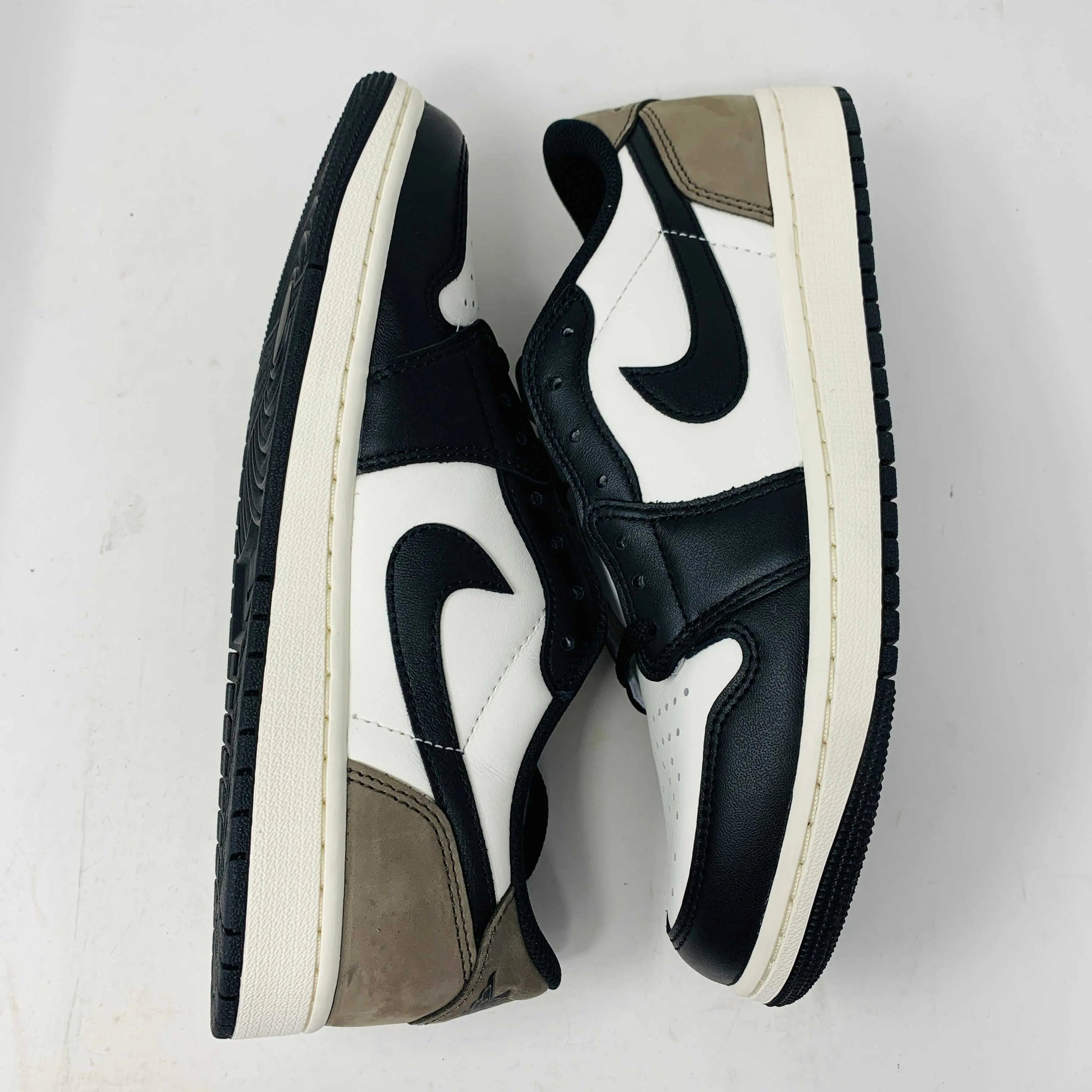 Jordan 1 Retro Low OG Mocha