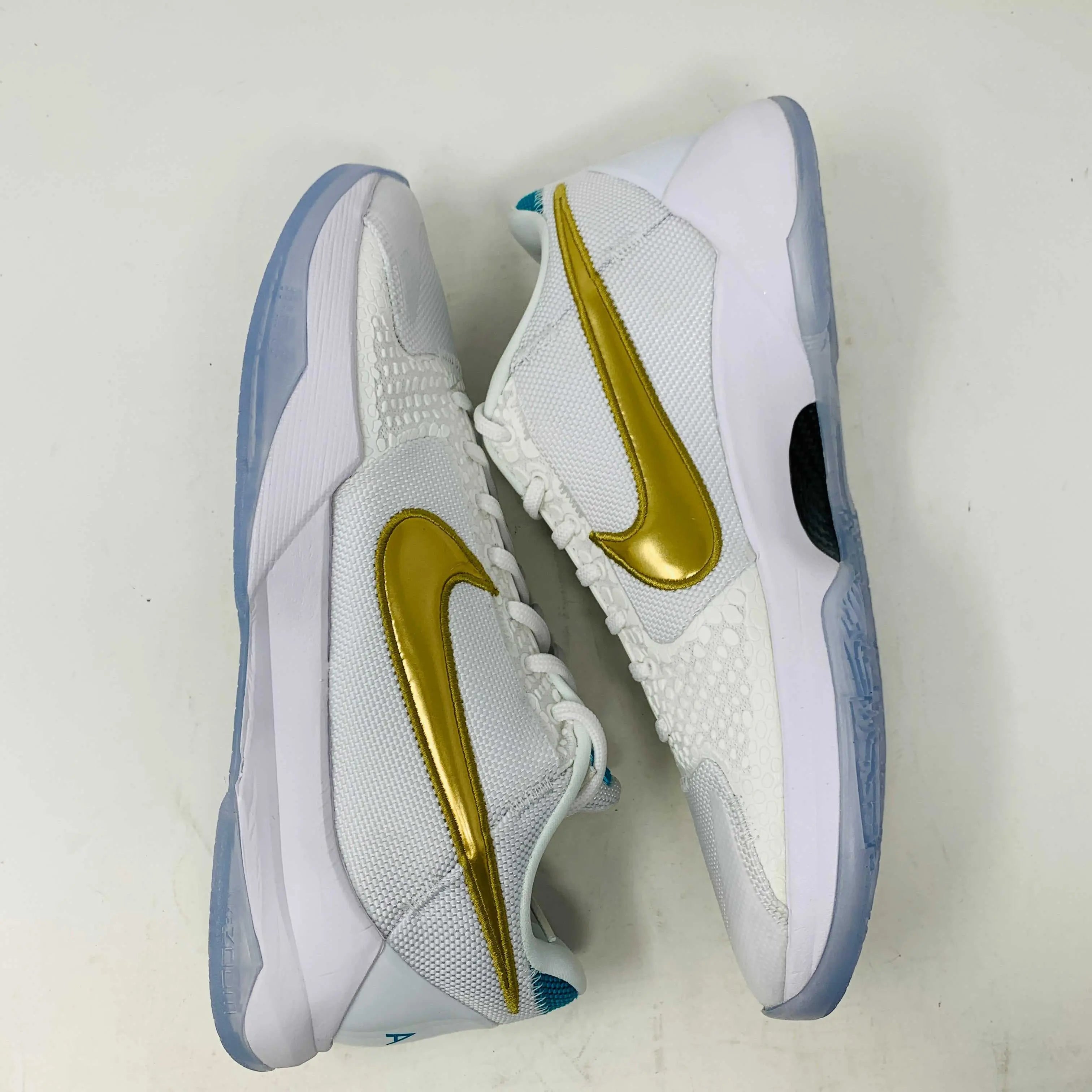 Kobe V Protro Undefeated Pack