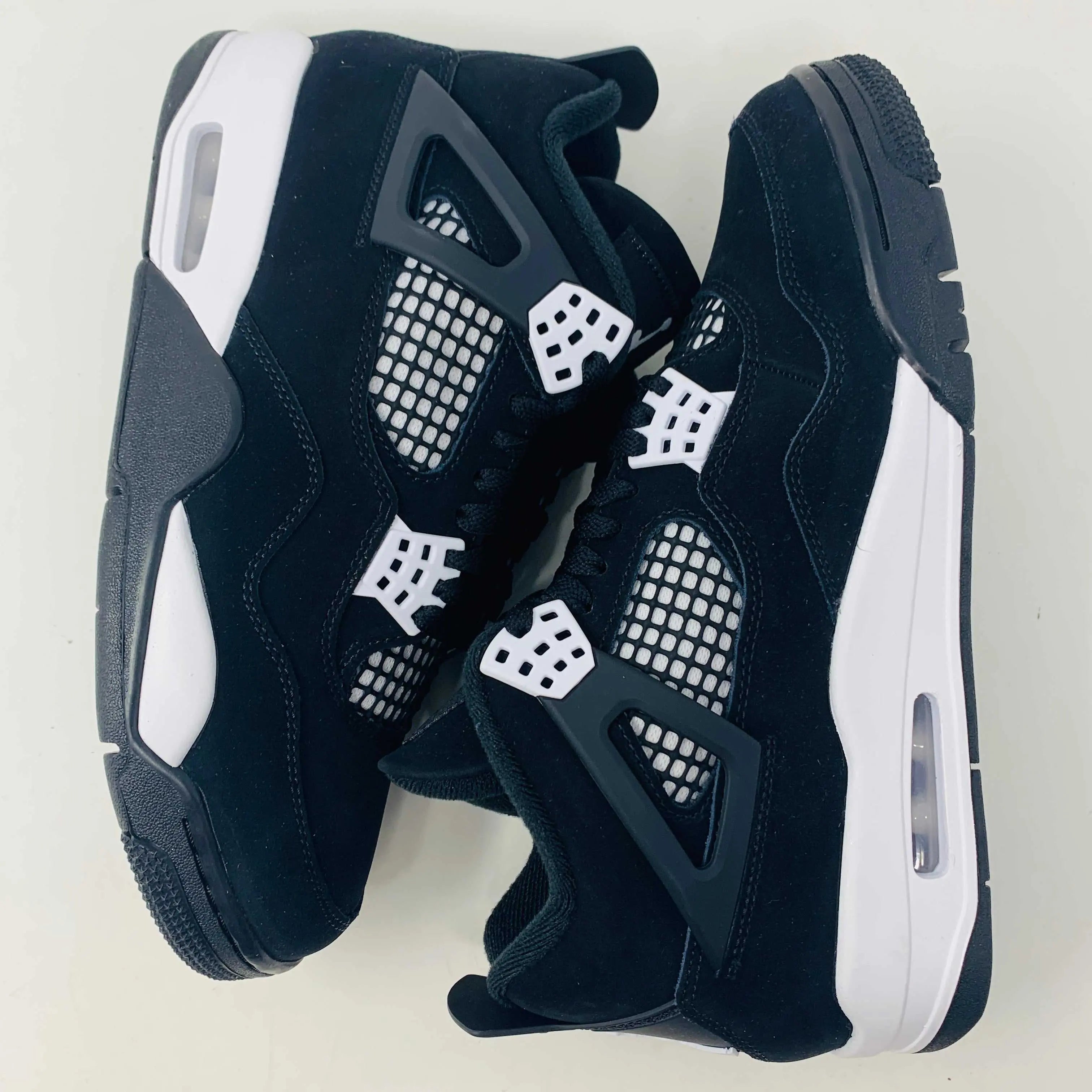 Jordan 4 Retro White Thunder