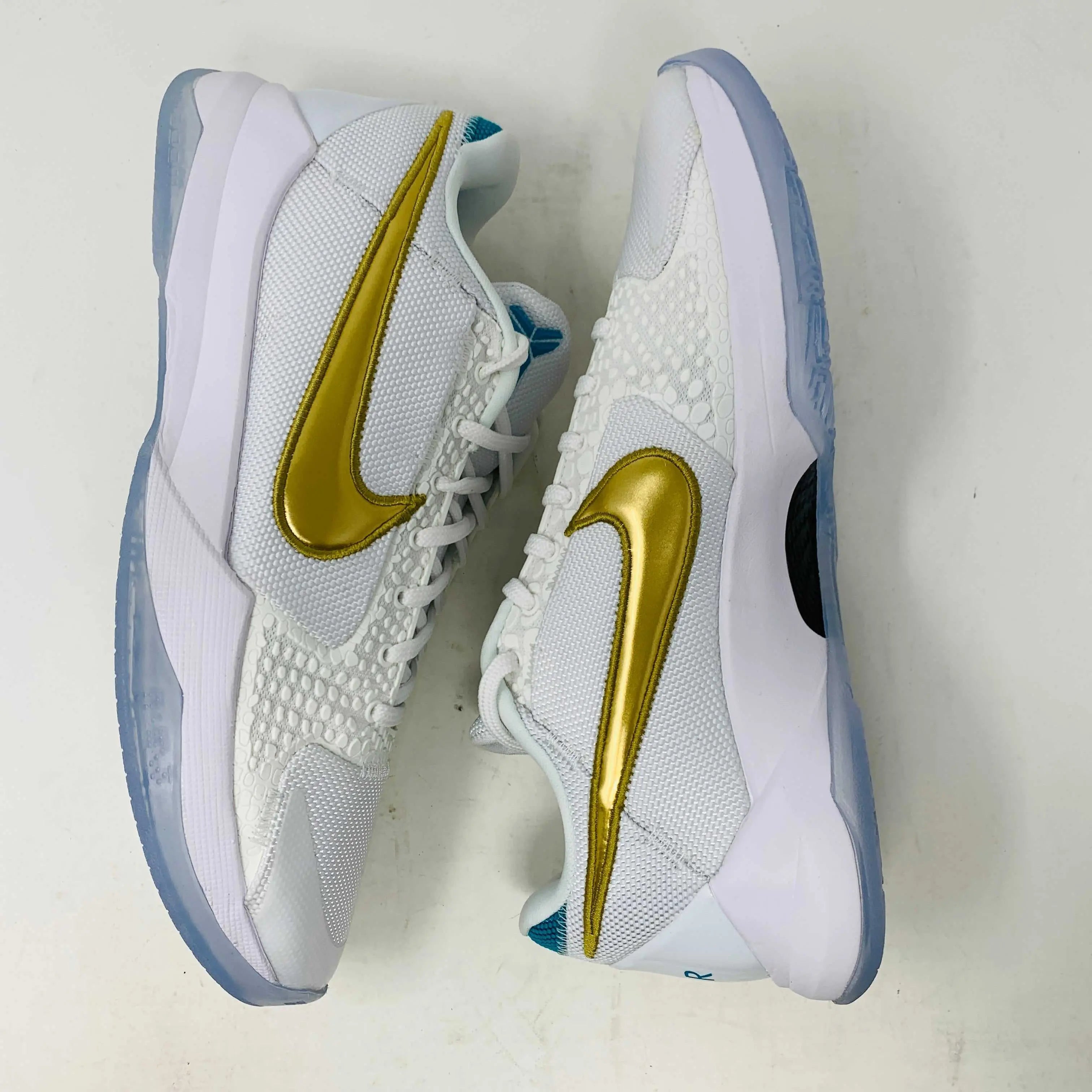 Kobe V Protro Undefeated Pack