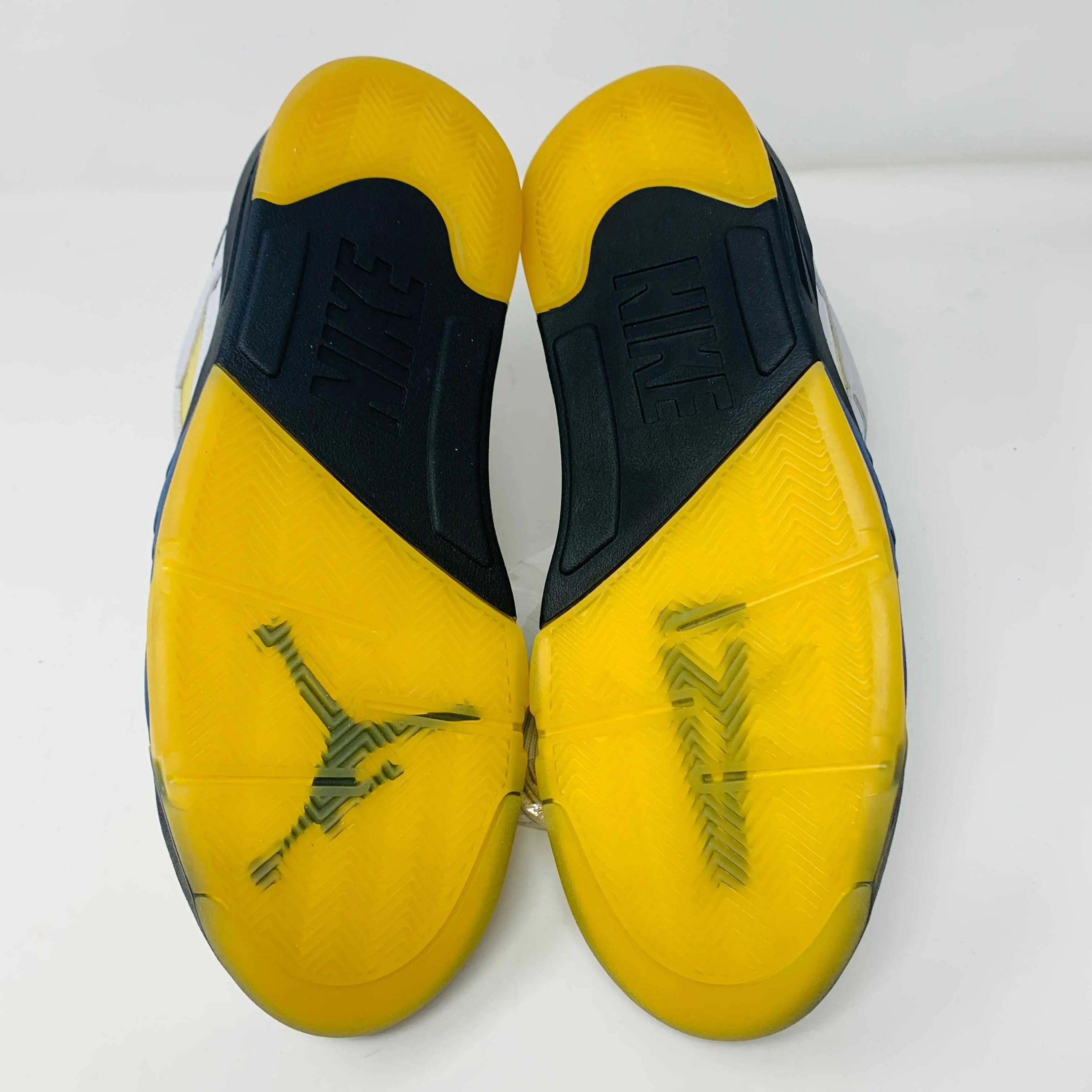 Jordan 5 Retro A Ma Maniére Dawn (Women's)