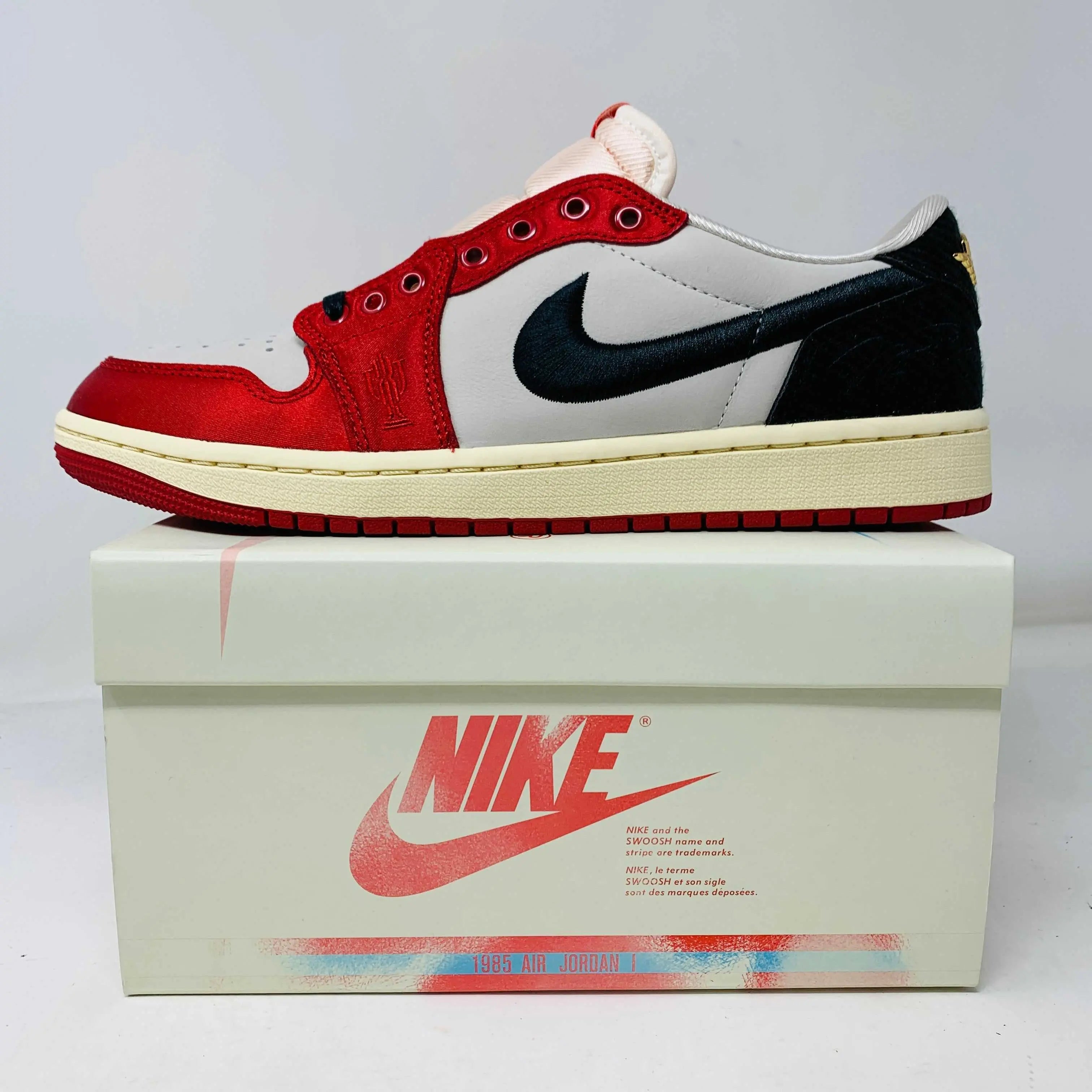 Jordan 1 Retro Low OG Trophy Room Away