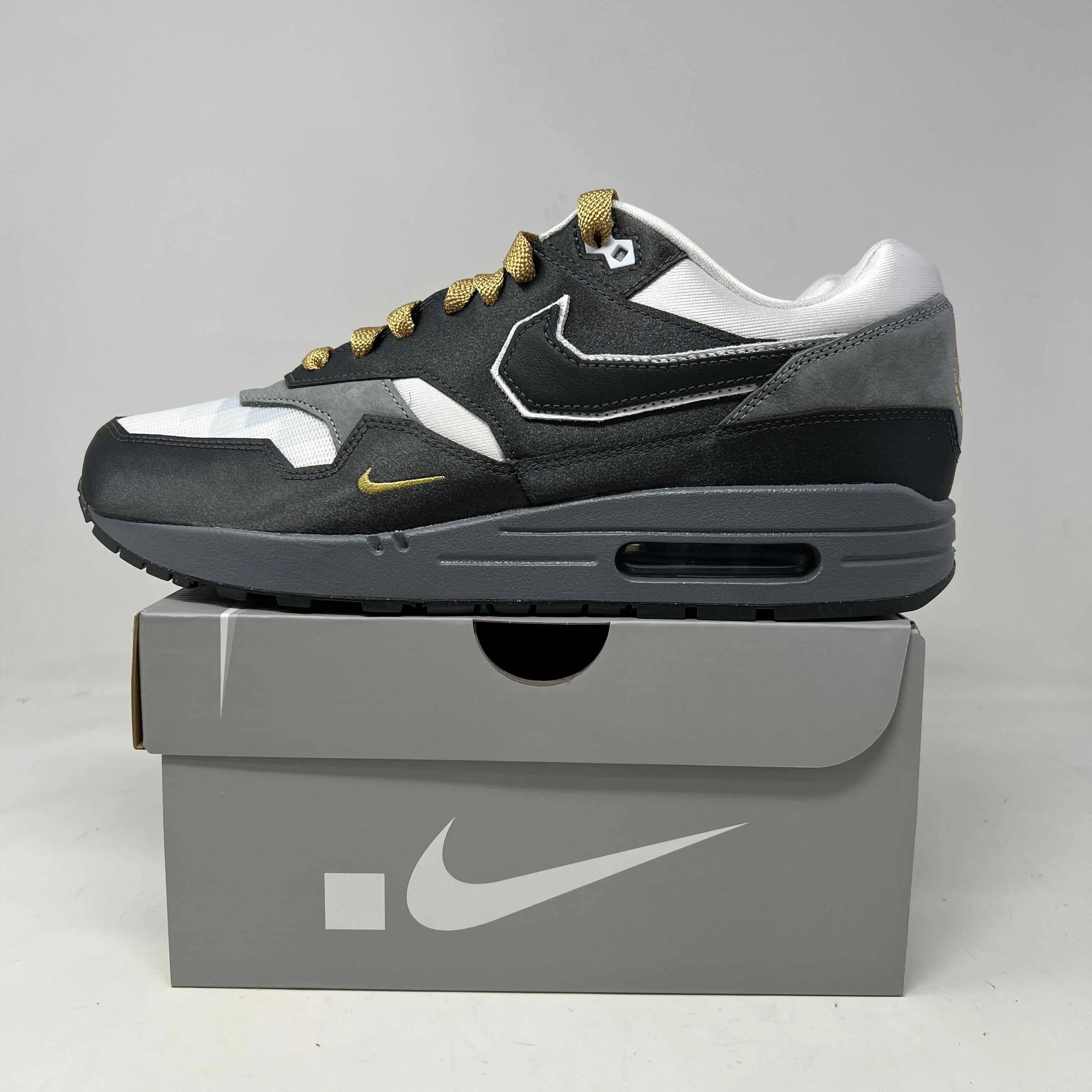 Nike Air Max 1 .SWOOSH Low Poly Big Head Mode