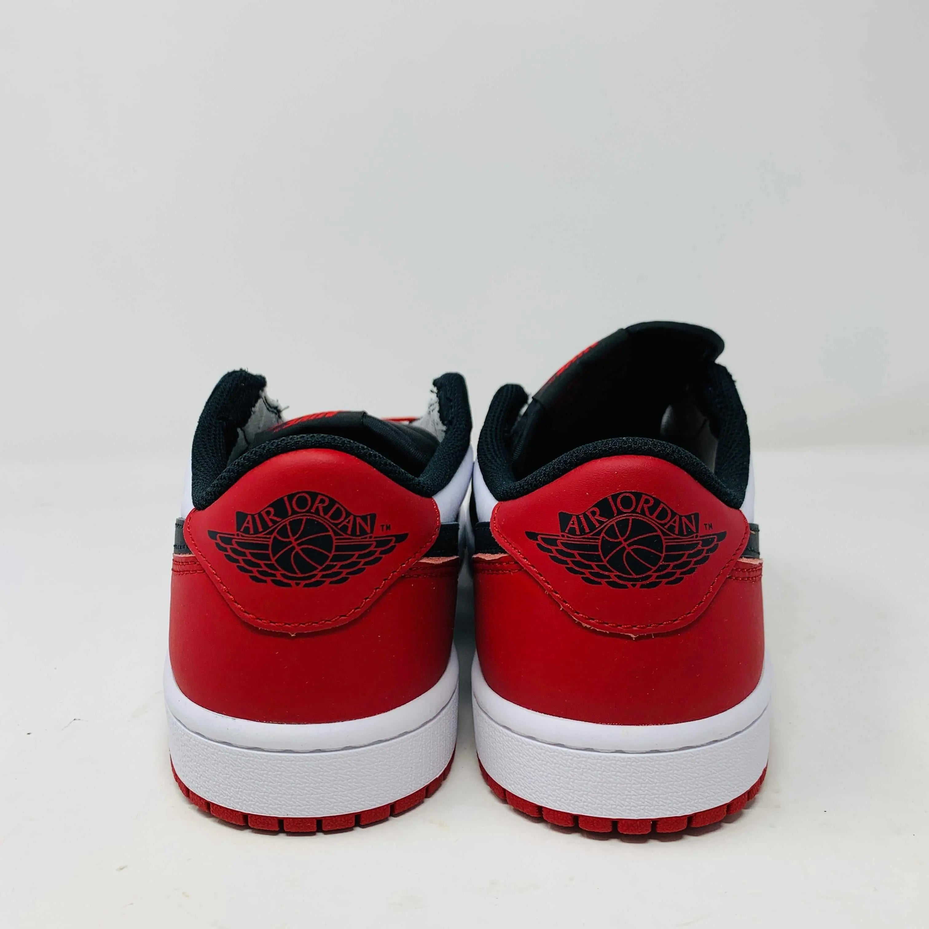 Jordan 1 Retro Low OG Black Toe (2023)