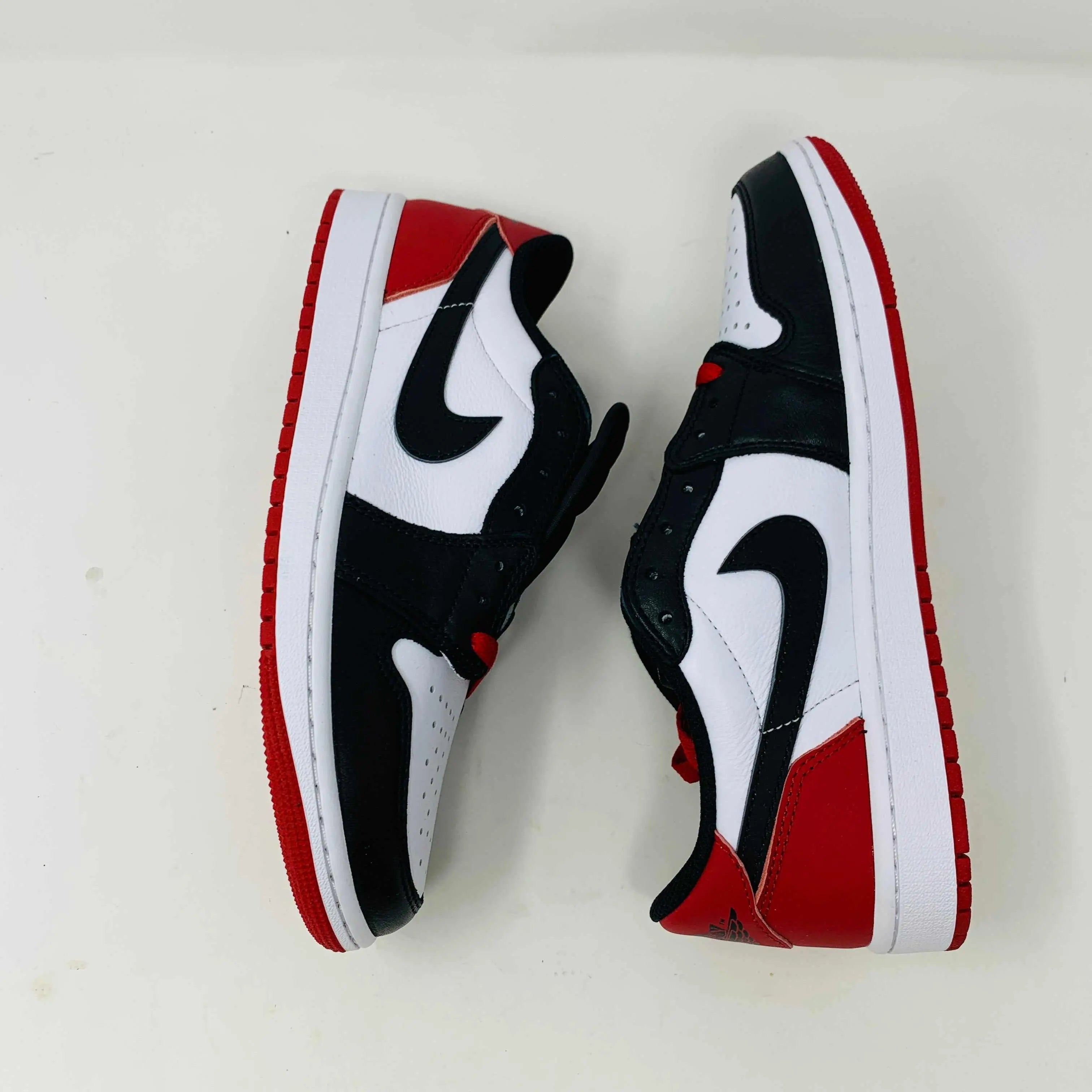 Jordan 1 Retro Low OG Black Toe (2023)