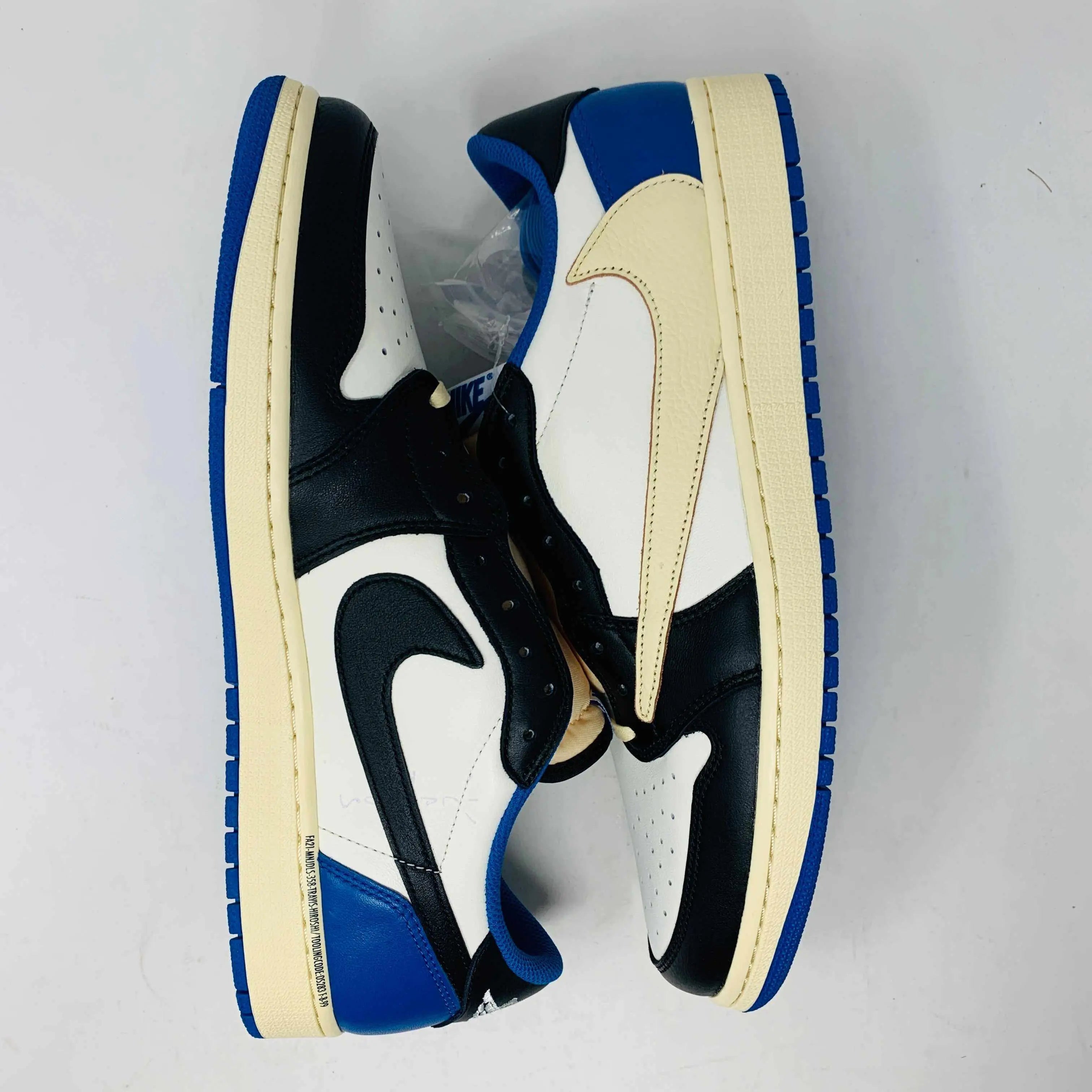 Jordan 1 Low Travis Scott x Fragment