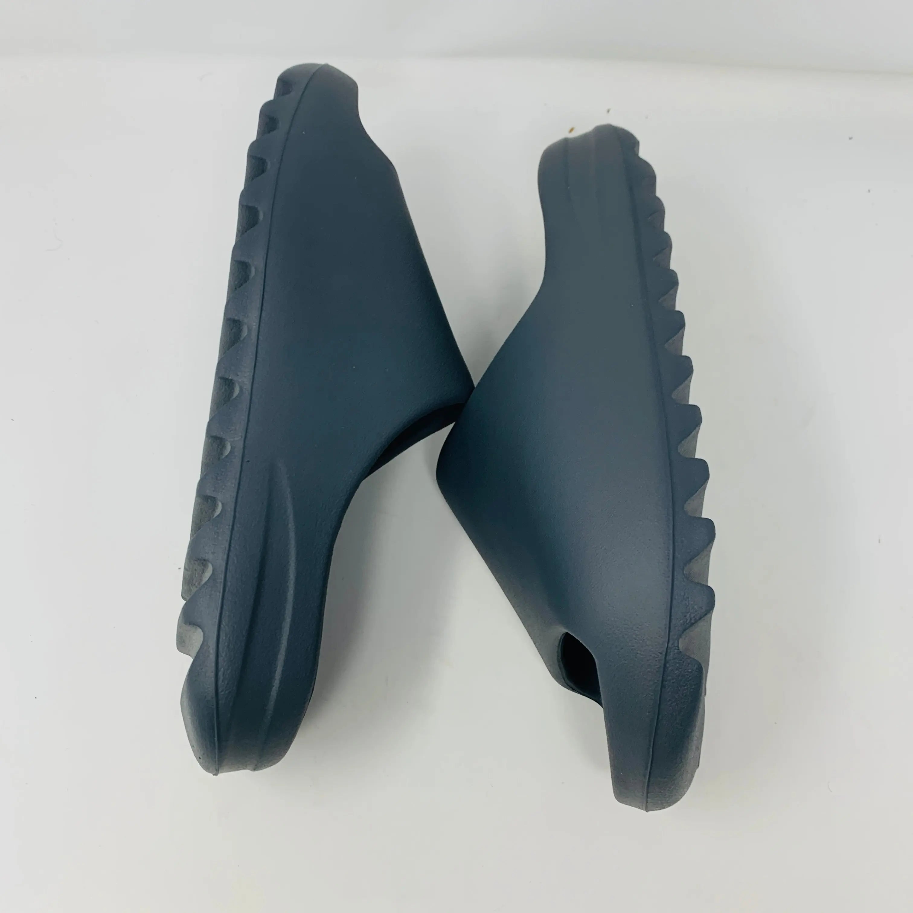 Yeezy Slide Slate Grey