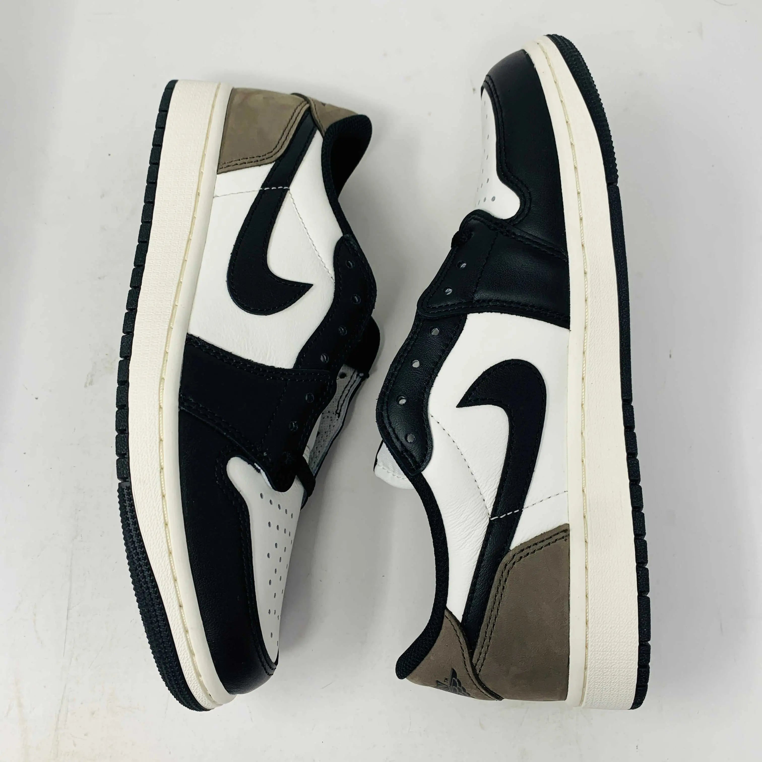 Jordan 1 Retro Low OG Mocha