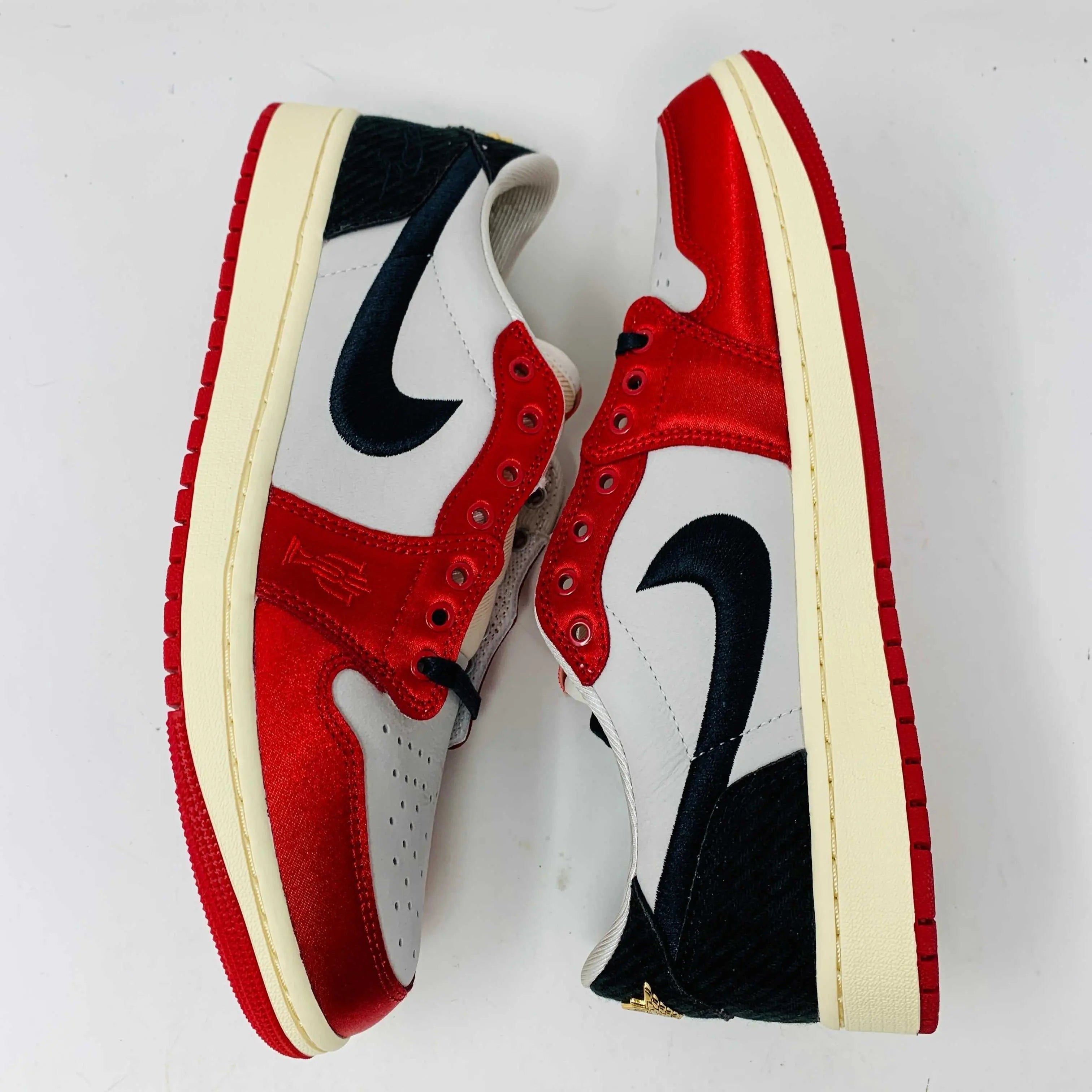 Jordan 1 Retro Low OG Trophy Room Away