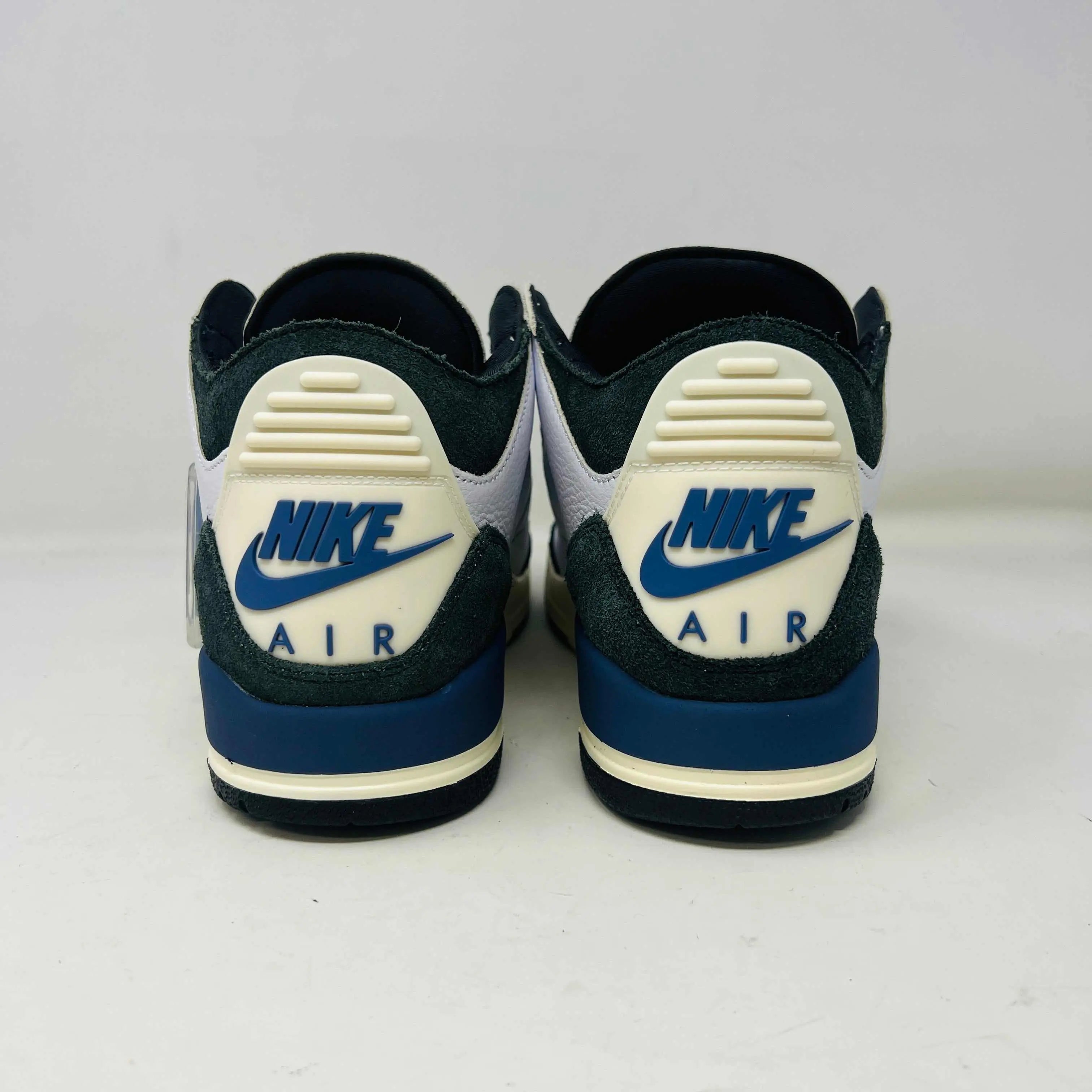 Jordan 3 Retro OG SP A Ma Maniére Diffused Blue