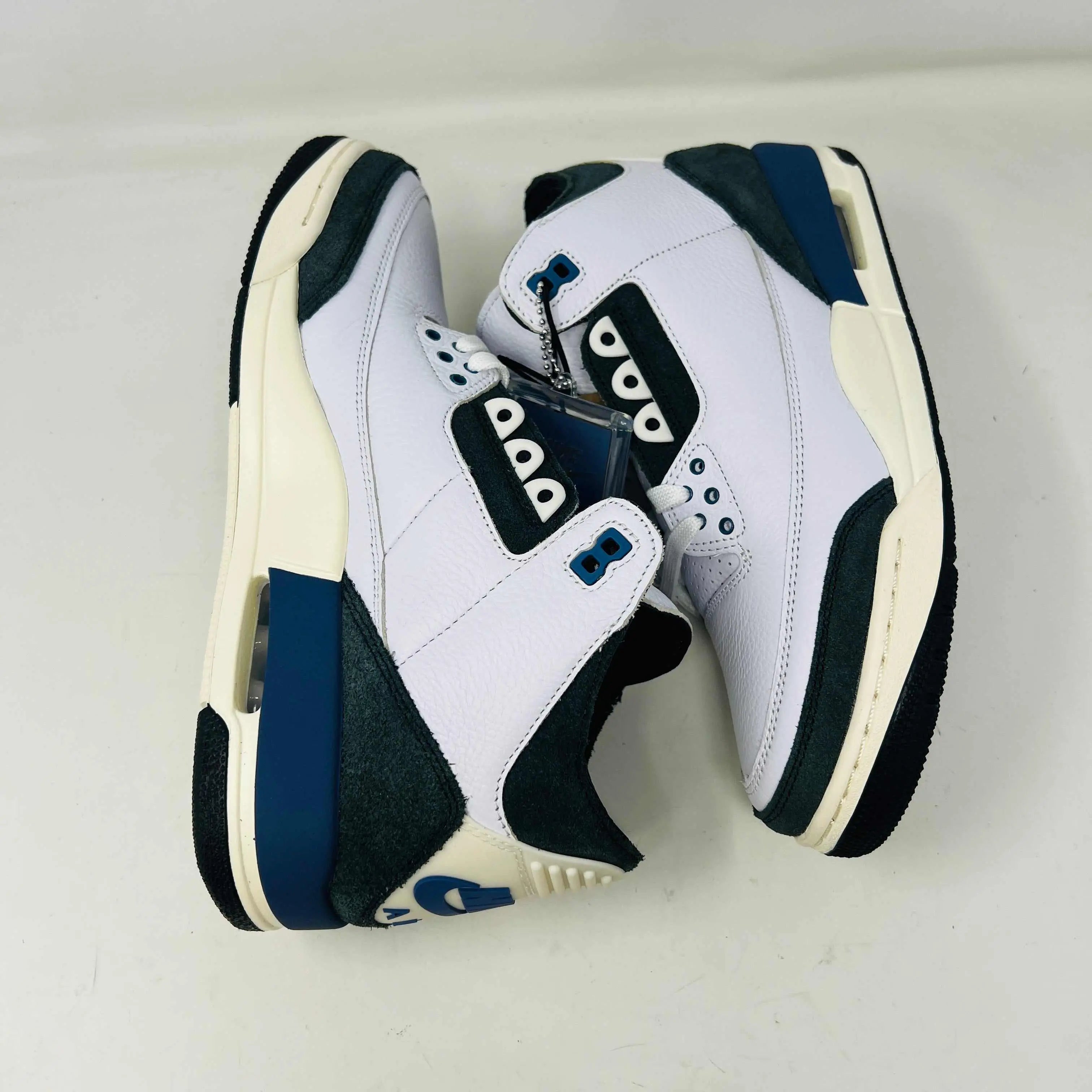 Jordan 3 Retro OG SP A Ma Maniére Diffused Blue