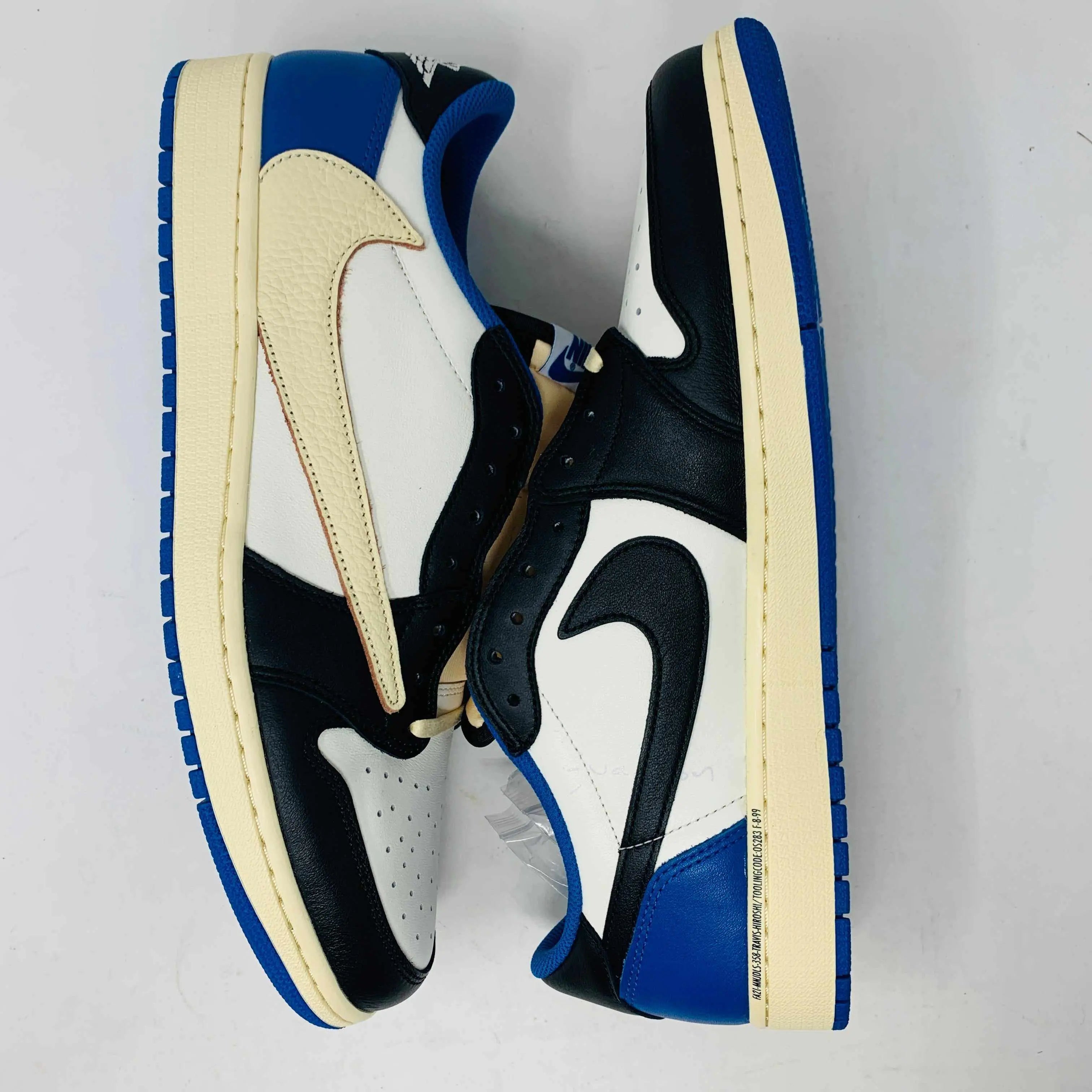Jordan 1 Low Travis Scott x Fragment