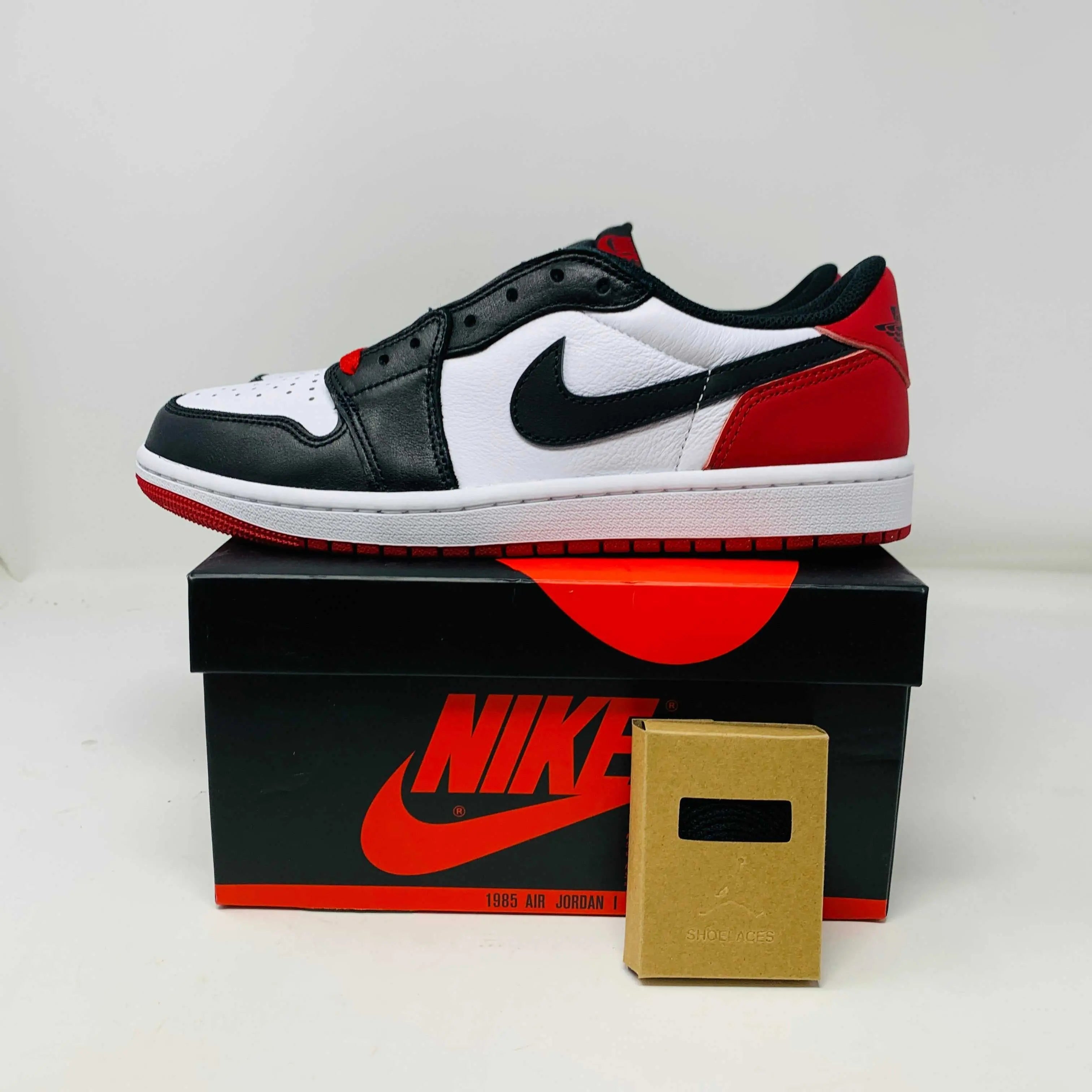 Jordan 1 Retro Low OG Black Toe (2023)